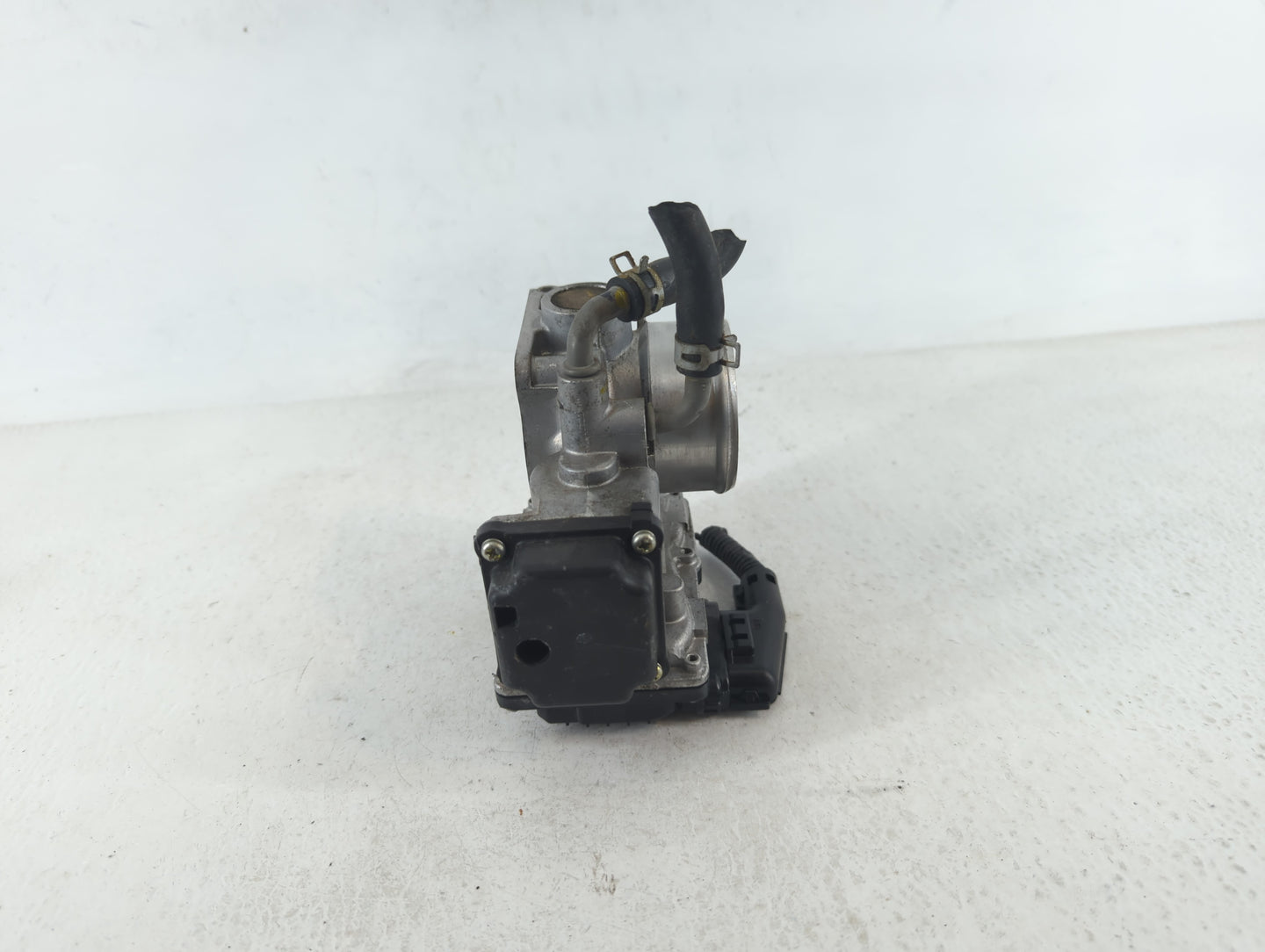 2018-2022 Honda Accord Throttle Body P/N:383385 M80824, GMG9A Fits Fits 2016 2017 2018 2019 2020 2021 2022 OEM Used Auto Par