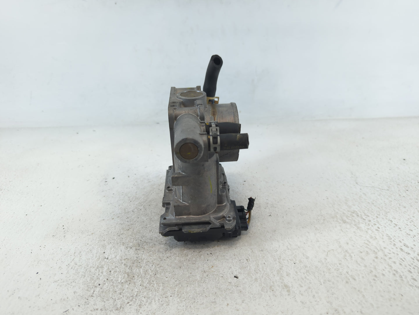 2017-2022 Honda Accord Throttle Body P/N:GMF9D 80427 Fits Fits 2017 2018 2019 2020 2021 2022 OEM Used Auto Parts - Oemusedau
