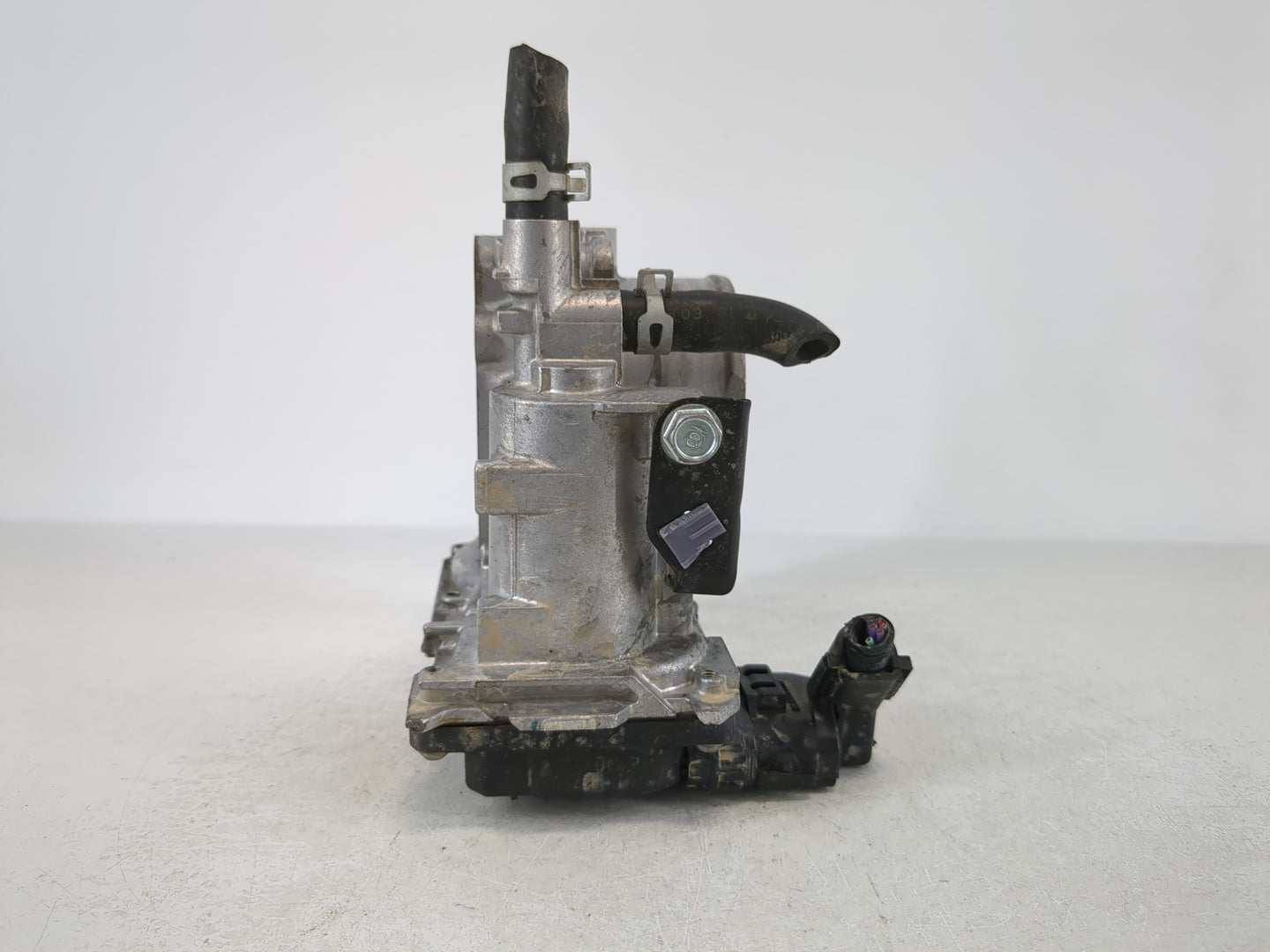 2016-2022 Honda Civic Throttle Body P/N:M180802 GMH1A Fits Fits 2016 2017 2018 2019 2020 2021 2022 OEM Used Auto Parts - Oem