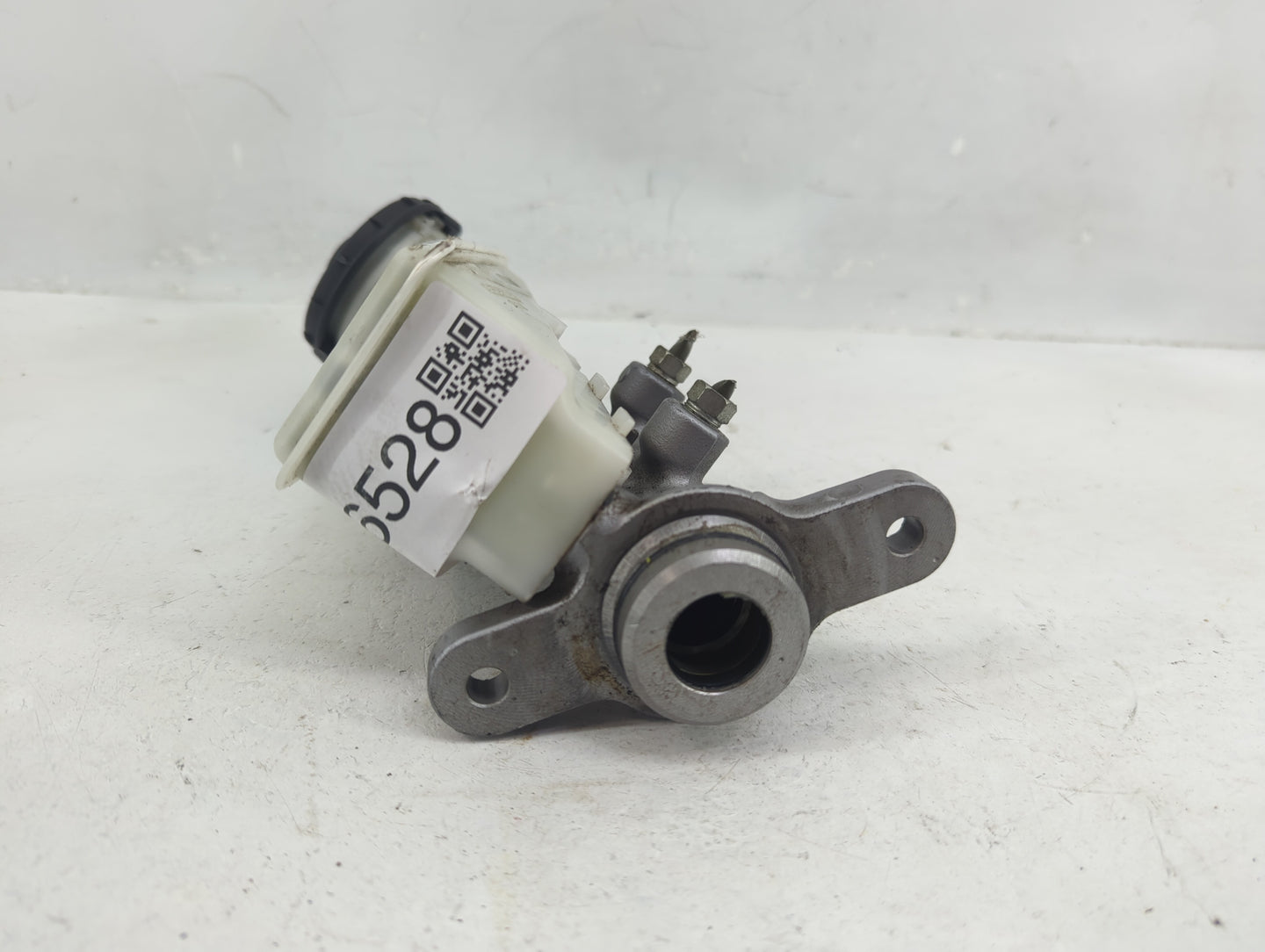 2016-2021 Honda Civic Brake Master Cylinder 1376528 - Oemusedautoparts1.com