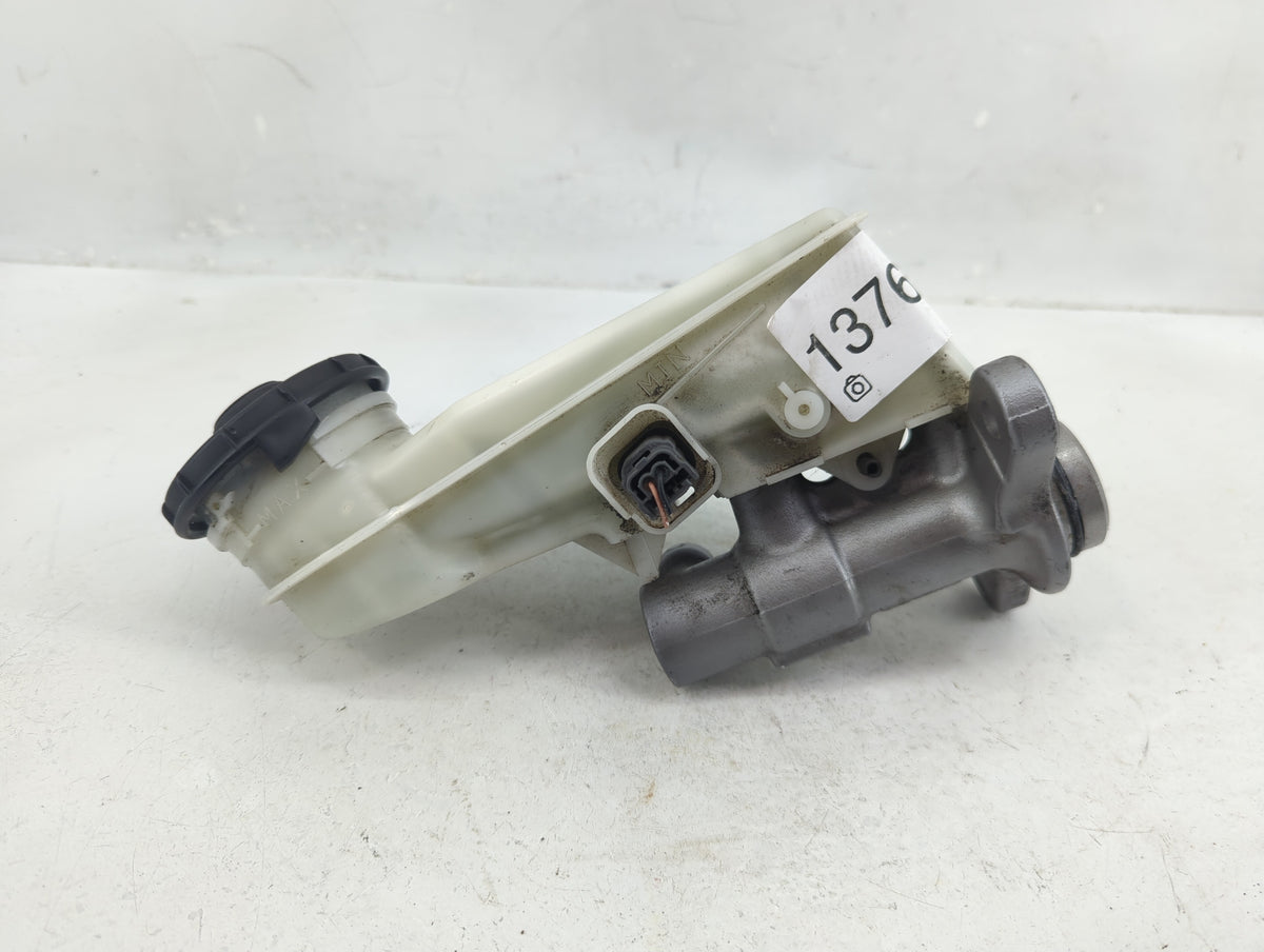 2016-2021 Honda Civic Brake Master Cylinder 1376528 - Oemusedautoparts1.com