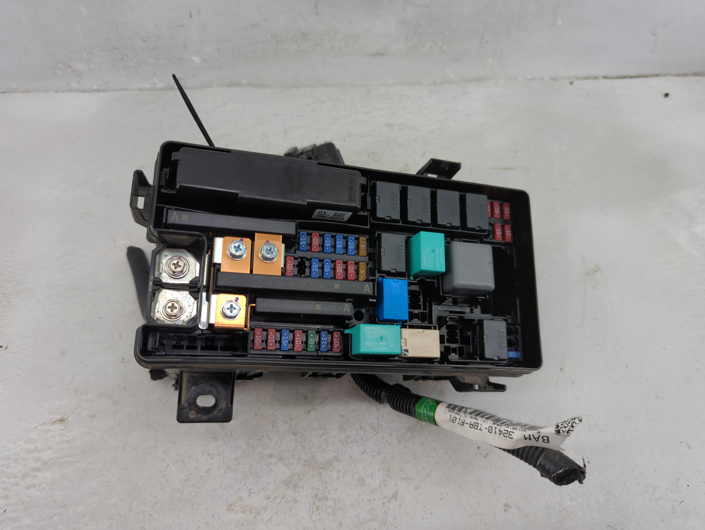 2017-2018 Honda Civic Fusebox Fuse Box Panel Relay Module P/N:TBA A210 020R20CVVT Fits Fits 2017 2018 OEM Used Auto Parts - 