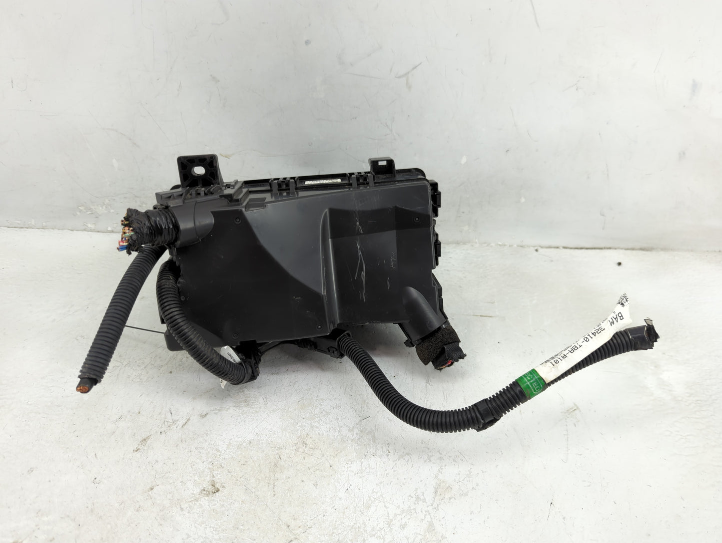 2017-2018 Honda Civic Fusebox Fuse Box Panel Relay Module P/N:TBA A210 020R20CVVT Fits Fits 2017 2018 OEM Used Auto Parts - 