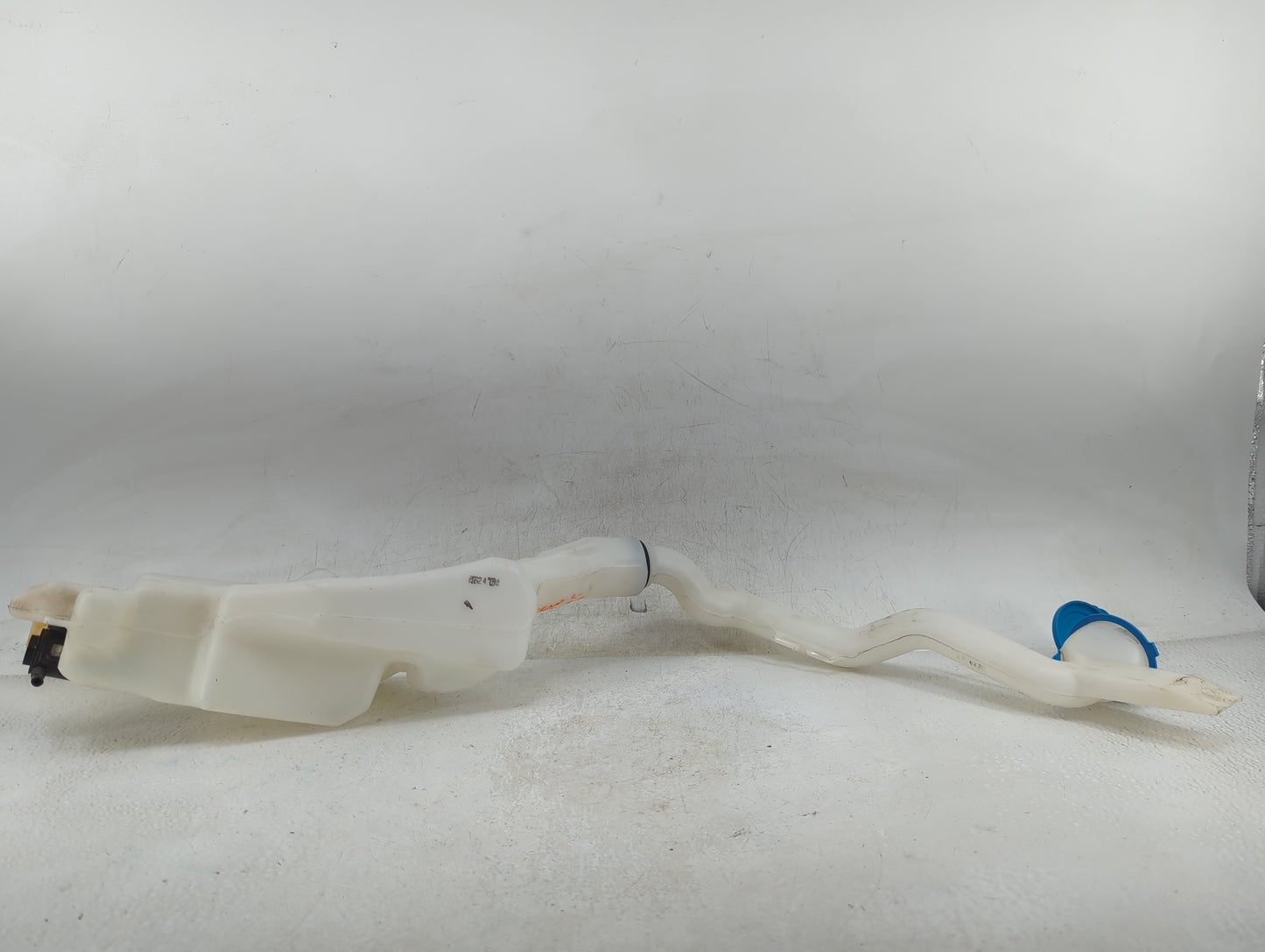 2018 Honda Civic Windshield Washer Fluid Reservoir Bottle Oem White - Oemusedautoparts1.com