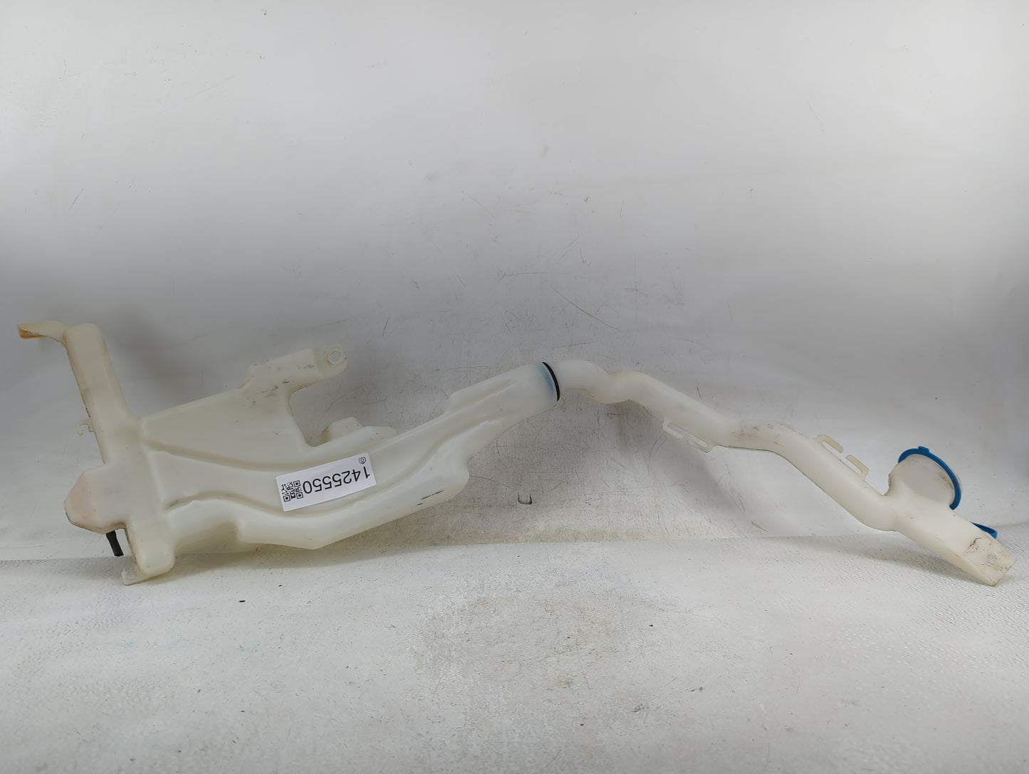 2018 Honda Civic Windshield Washer Fluid Reservoir Bottle Oem White - Oemusedautoparts1.com