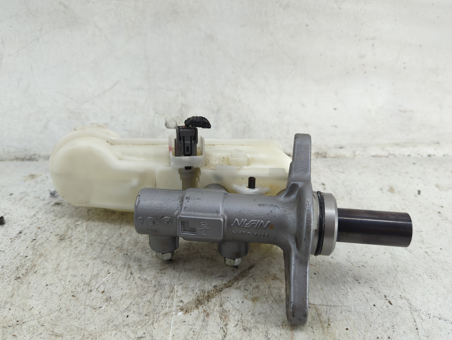 2018 Honda Civic Brake Master Cylinder 1490507 - Oemusedautoparts1.com