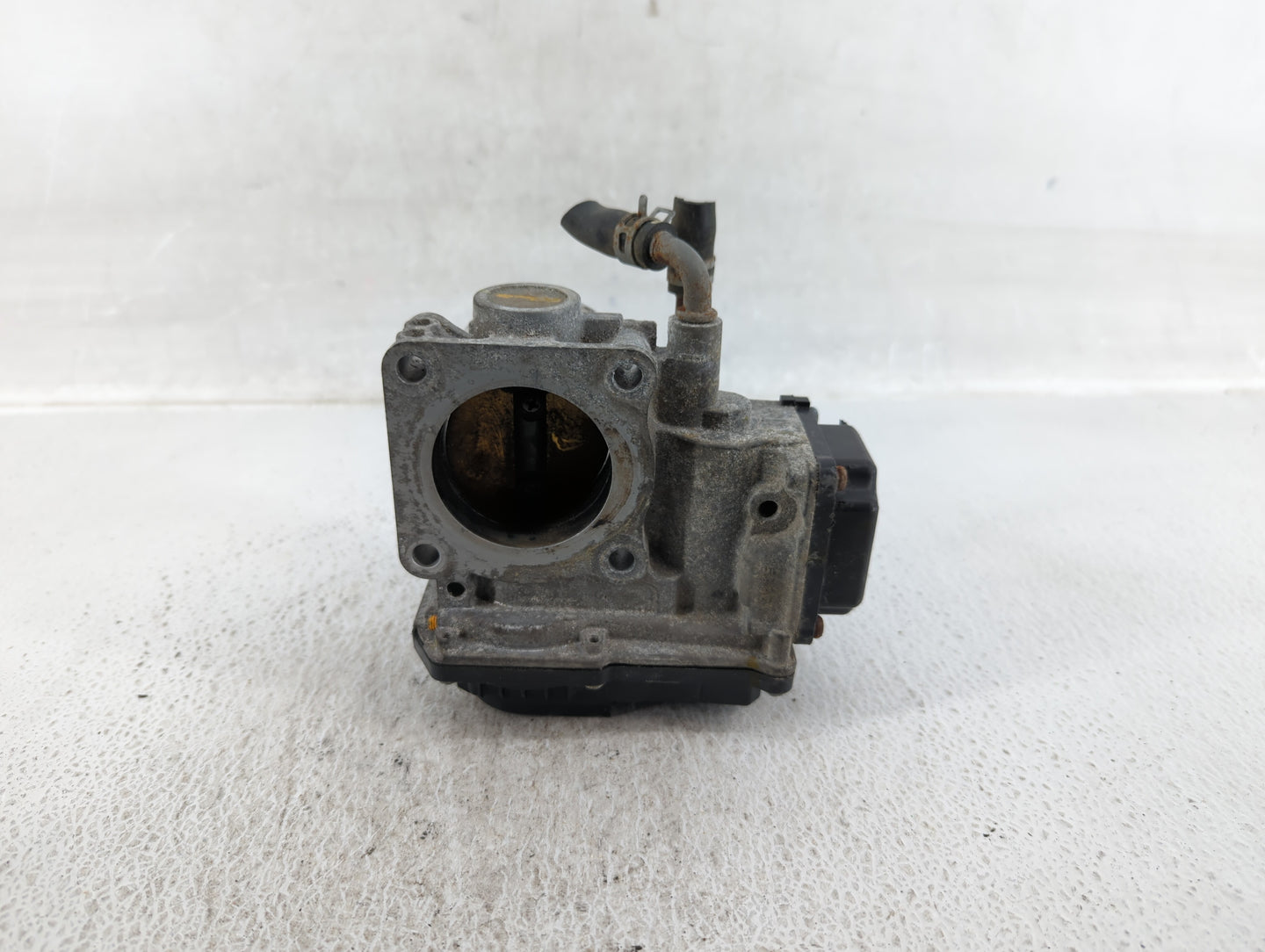 2016-2022 Honda Civic Throttle Body P/N:M20208973750 Fits Fits 2016 2017 2018 2019 2020 2021 2022 OEM Used Auto Parts - Oemu