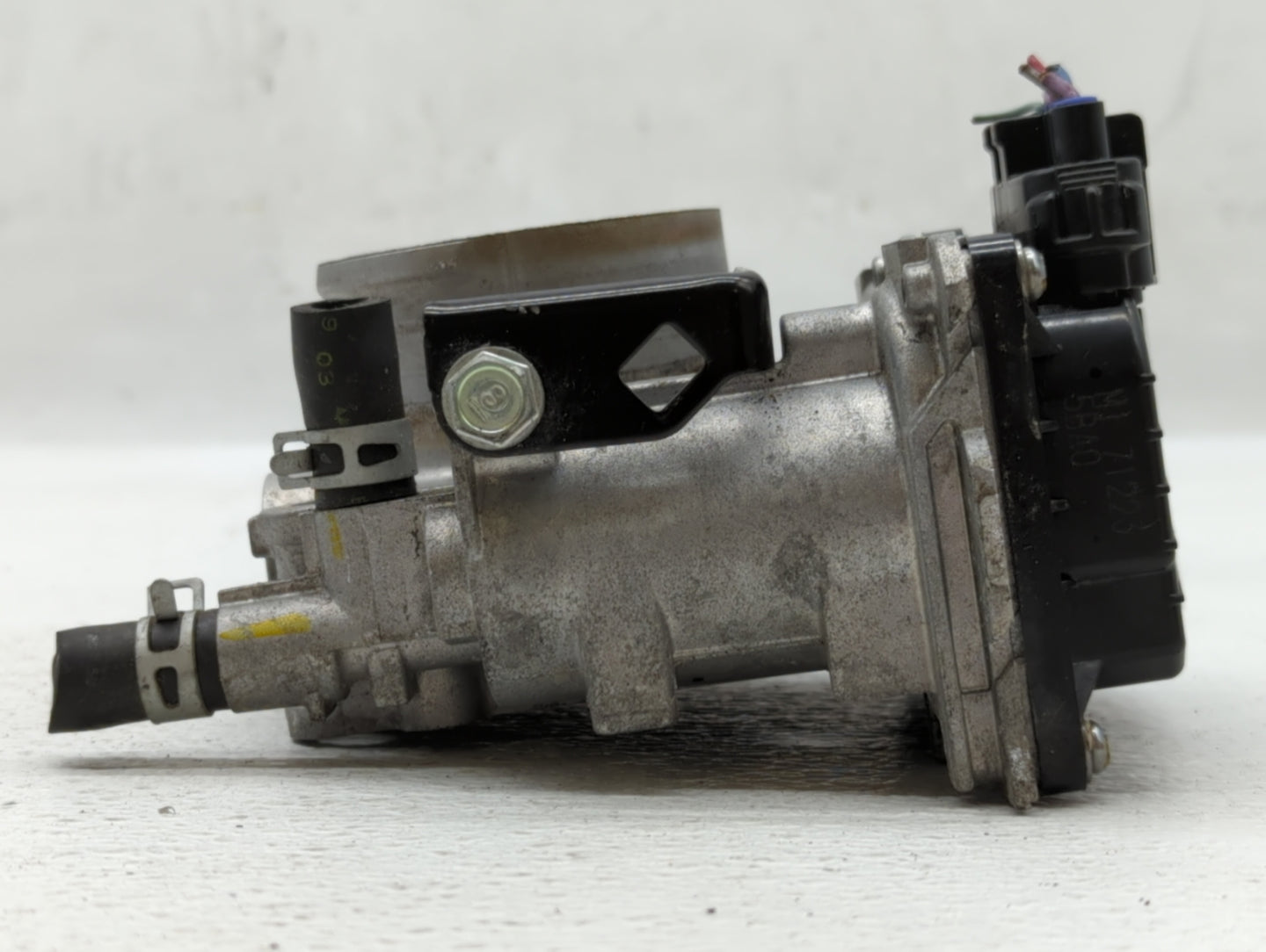 2016-2022 Honda Civic Throttle Body P/N:GMH1A M80109 Fits Fits 2016 2017 2018 2019 2020 2021 2022 OEM Used Auto Parts - Oemu