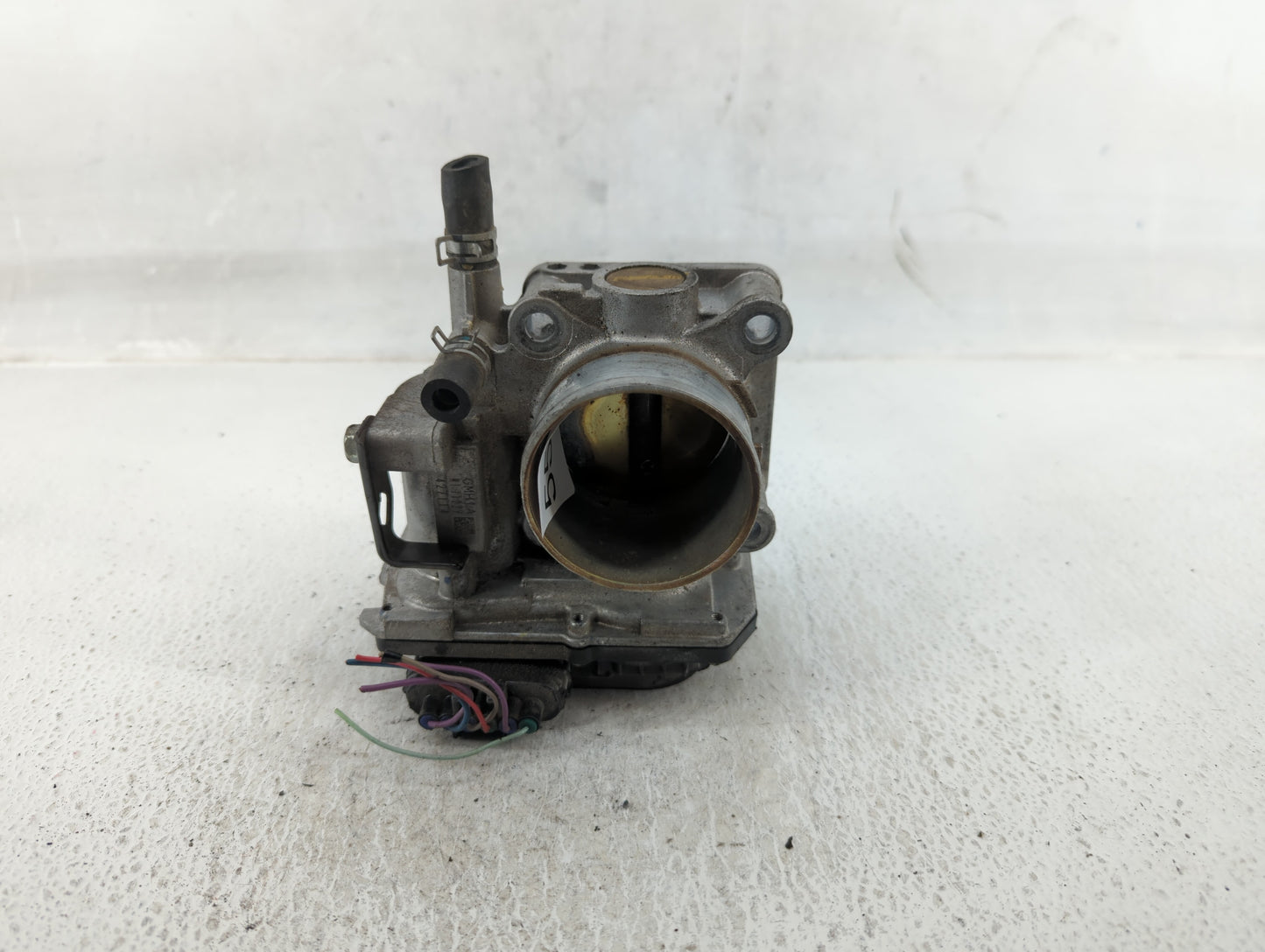 2016-2022 Honda Civic Throttle Body P/N:GMH1A M171227 Fits Fits 2016 2017 2018 2019 2020 2021 2022 OEM Used Auto Parts - Oem