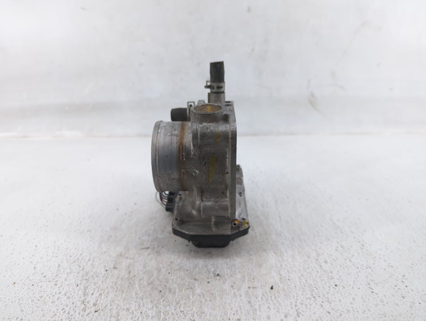 2016-2022 Honda Civic Throttle Body P/N:GMH1A M171227 Fits Fits 2016 2017 2018 2019 2020 2021 2022 OEM Used Auto Parts - Oem