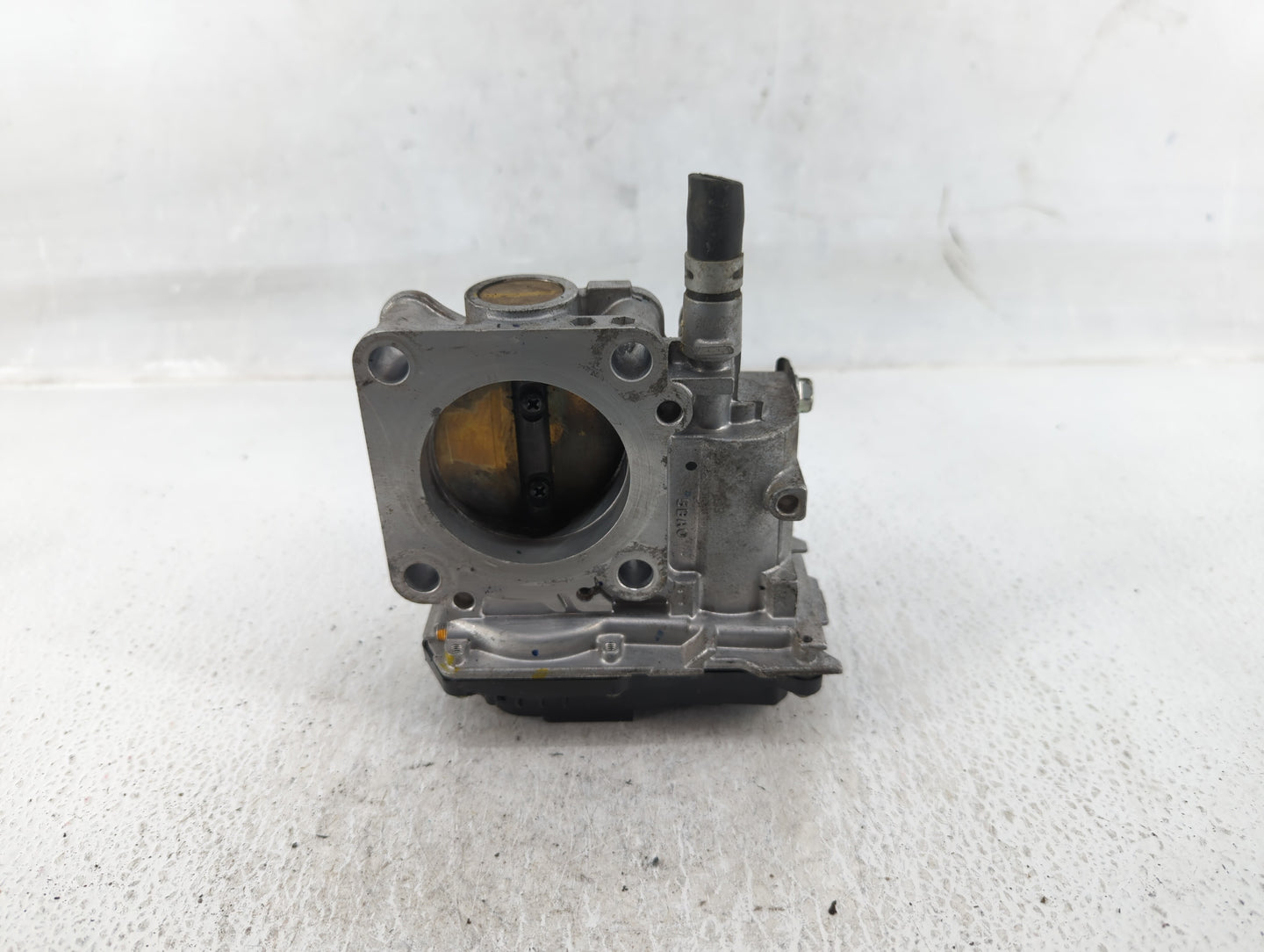 2016-2022 Honda Civic Throttle Body P/N:GMH1A M171227 Fits Fits 2016 2017 2018 2019 2020 2021 2022 OEM Used Auto Parts - Oem