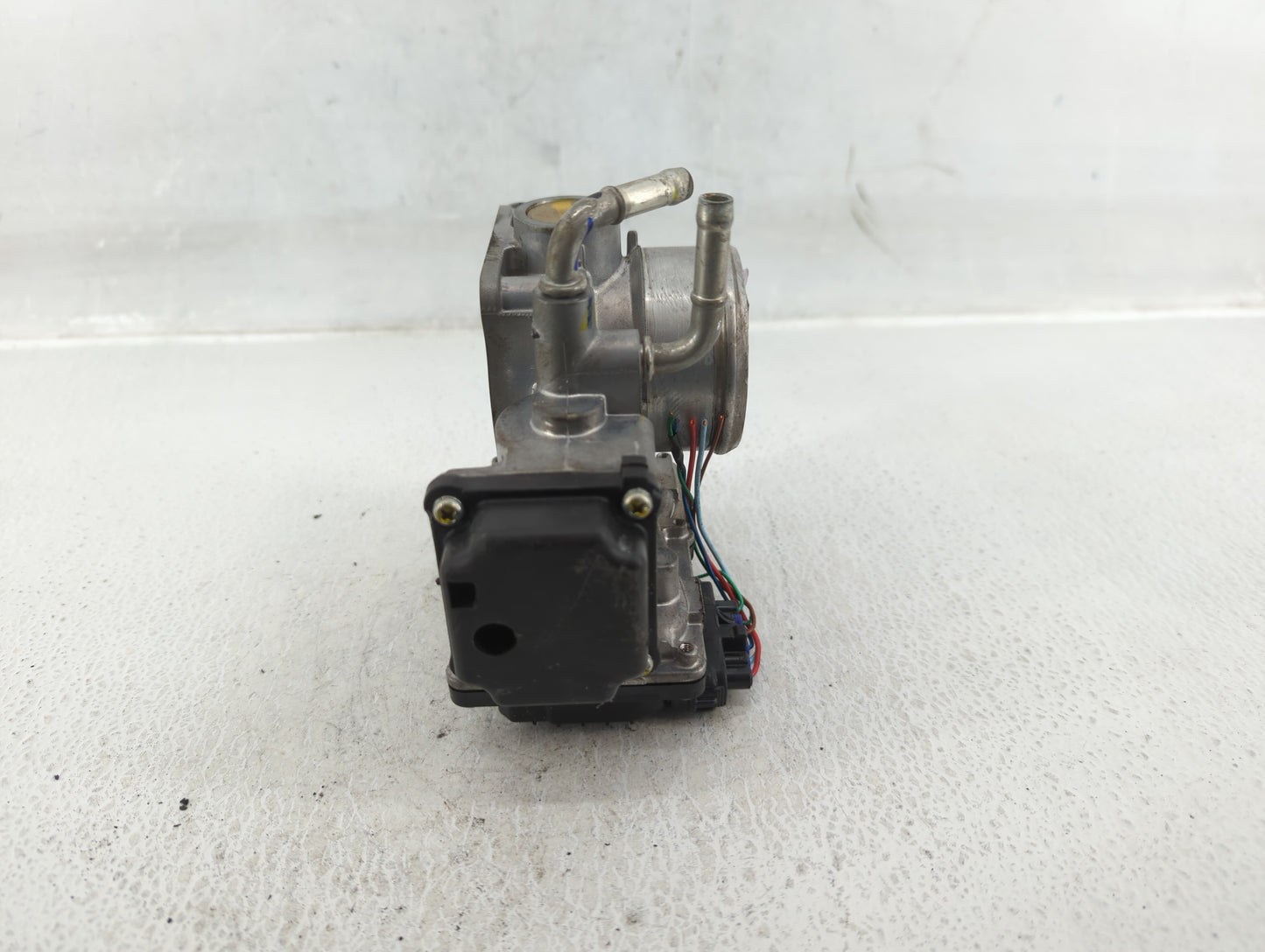2016-2022 Honda Civic Throttle Body P/N:M22858114914 Fits Fits 2016 2017 2018 2019 2020 2021 2022 OEM Used Auto Parts - Oemu