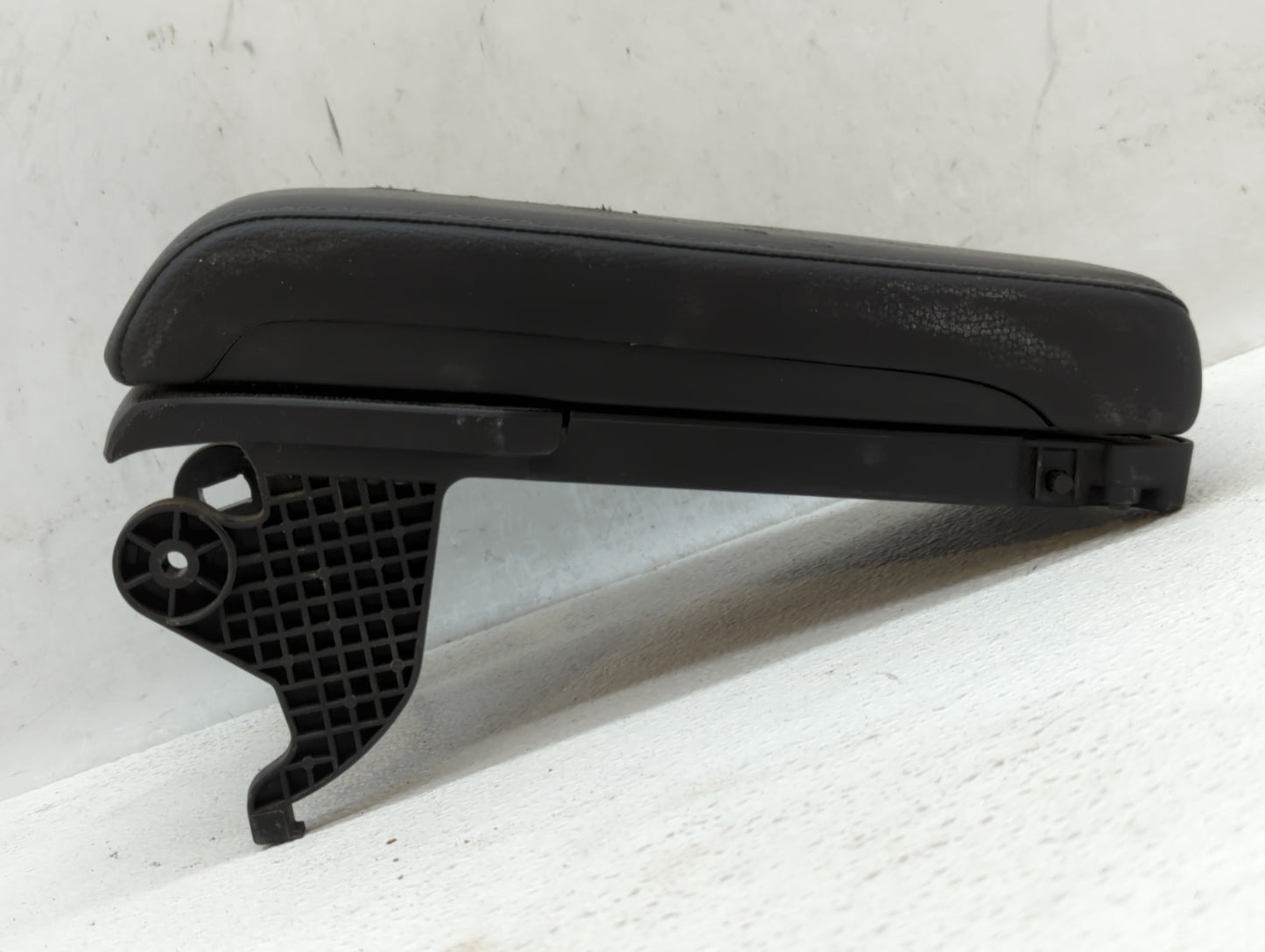 2018 Honda Civic Center Console Armrest Cover Lid Black - Oemusedautoparts1.com