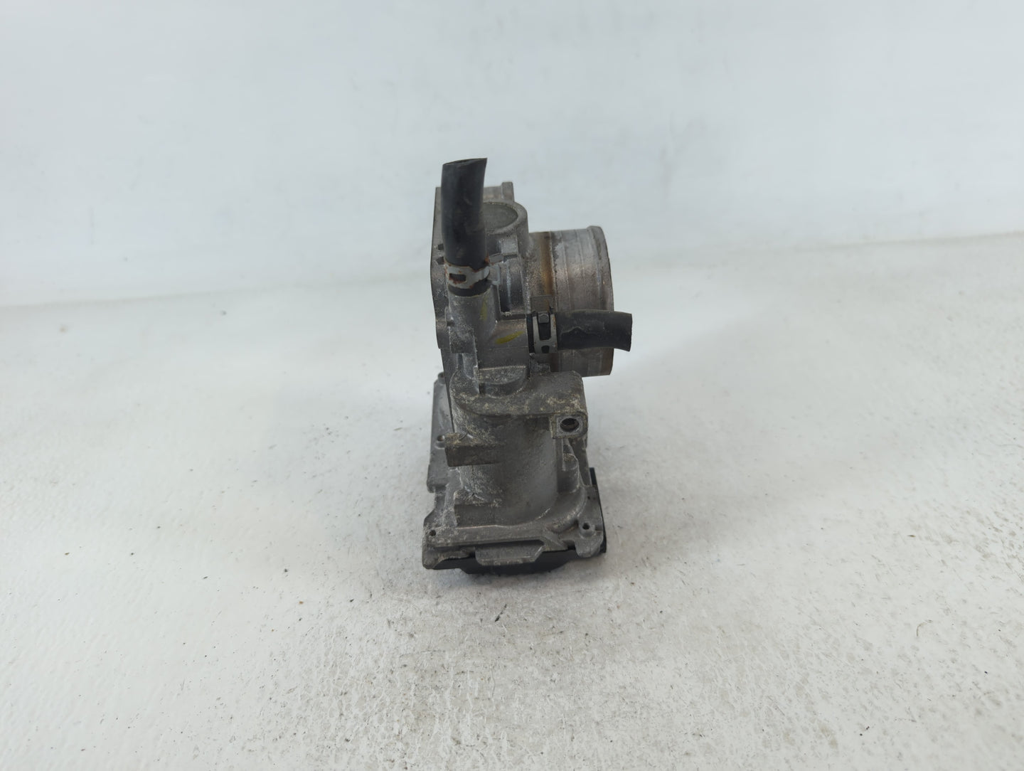 2016-2022 Honda Civic Throttle Body P/N:598316 M71209, GMH1A Fits Fits 2016 2017 2018 2019 2020 2021 2022 OEM Used Auto Part