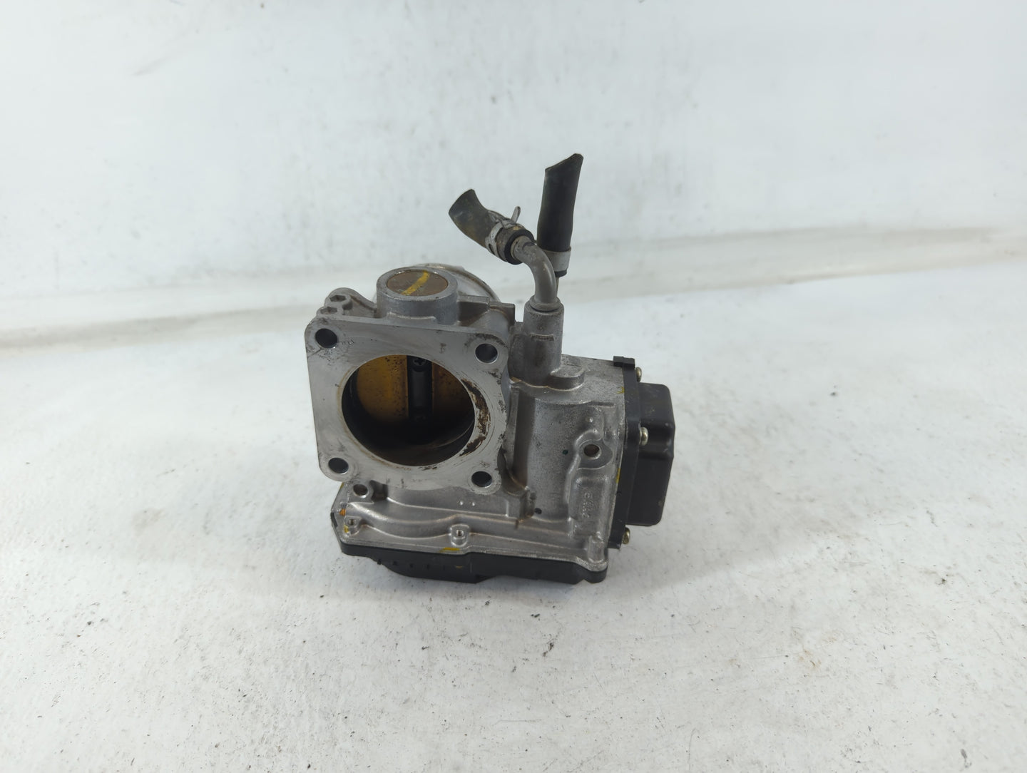 2016-2022 Honda Civic Throttle Body P/N:223322 M80514, GMG9A Fits Fits 2016 2017 2018 2019 2020 2021 2022 OEM Used Auto Part