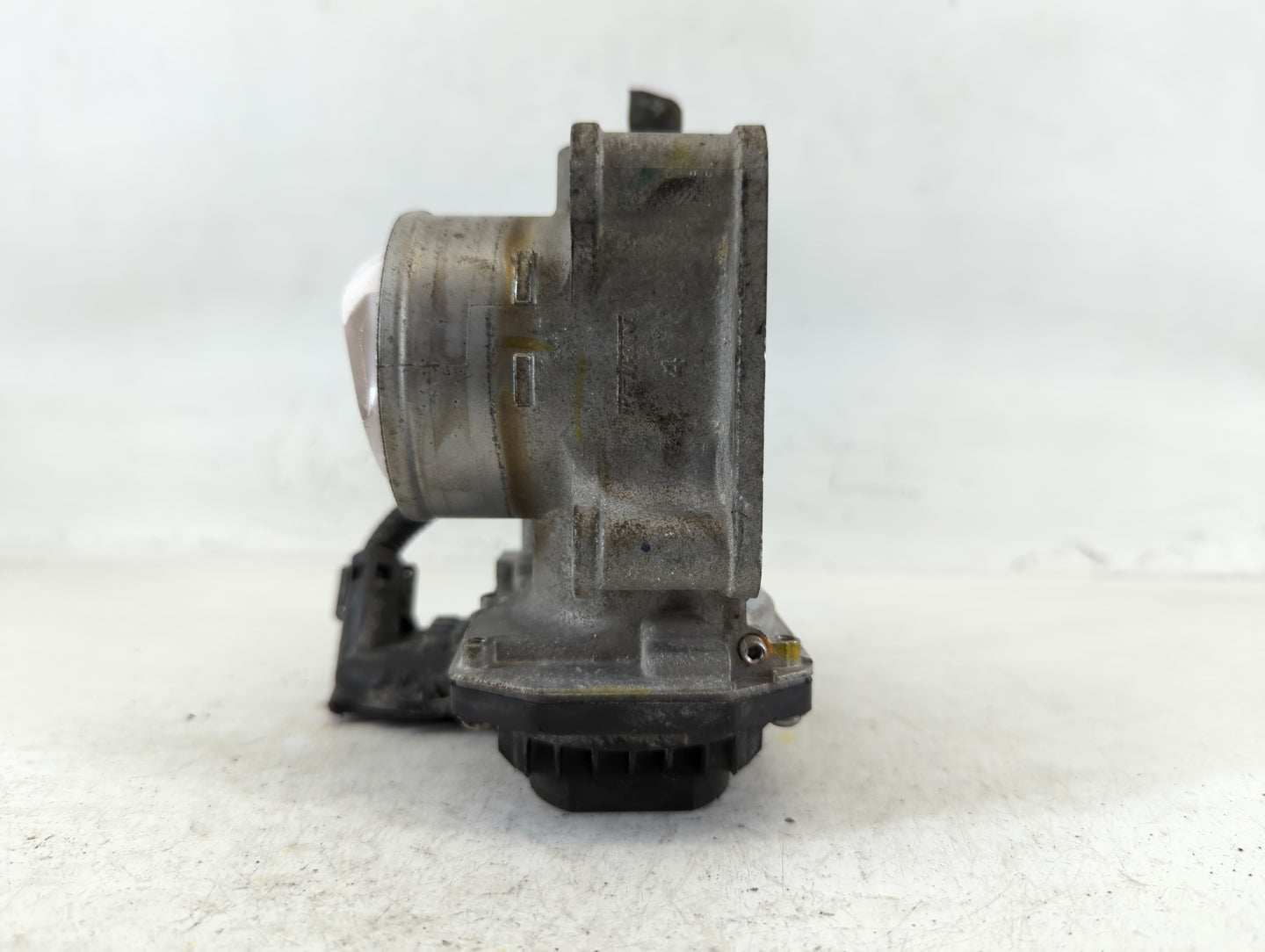 2016-2022 Honda Civic Throttle Body P/N:M180125 GMH1A Fits Fits 2016 2017 2018 2019 2020 2021 2022 OEM Used Auto Parts - Oem