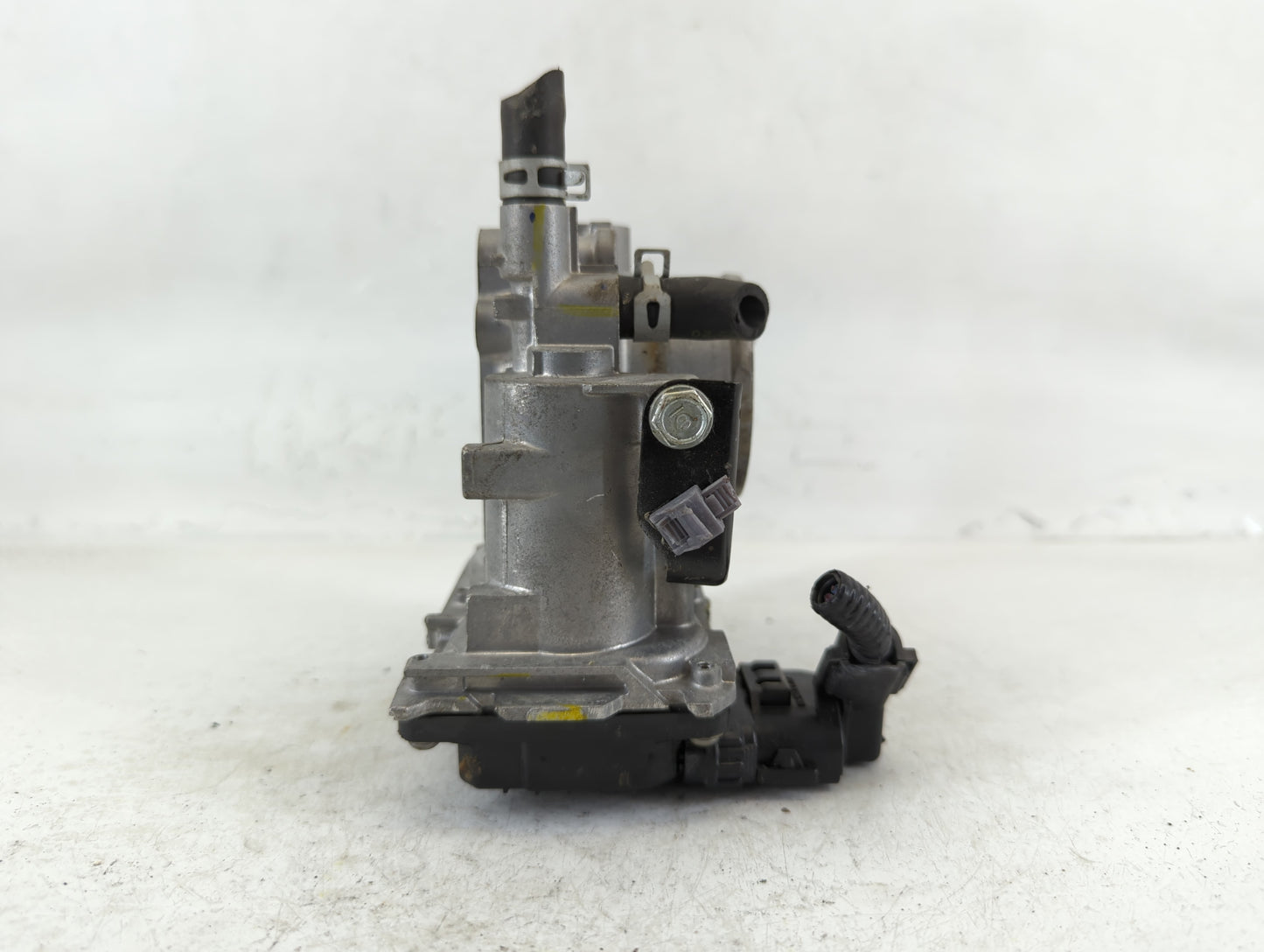 2016-2022 Honda Civic Throttle Body P/N:M180125 GMH1A Fits Fits 2016 2017 2018 2019 2020 2021 2022 OEM Used Auto Parts - Oem