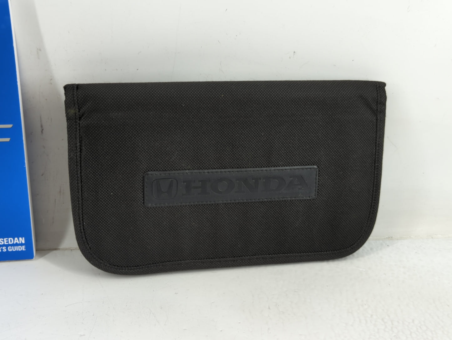 2018 Honda Civic Owners Manual Book Guide P/N:00X31-TBA-G200 31TBAG20 OEM Used Auto Parts - Oemusedautoparts1.com