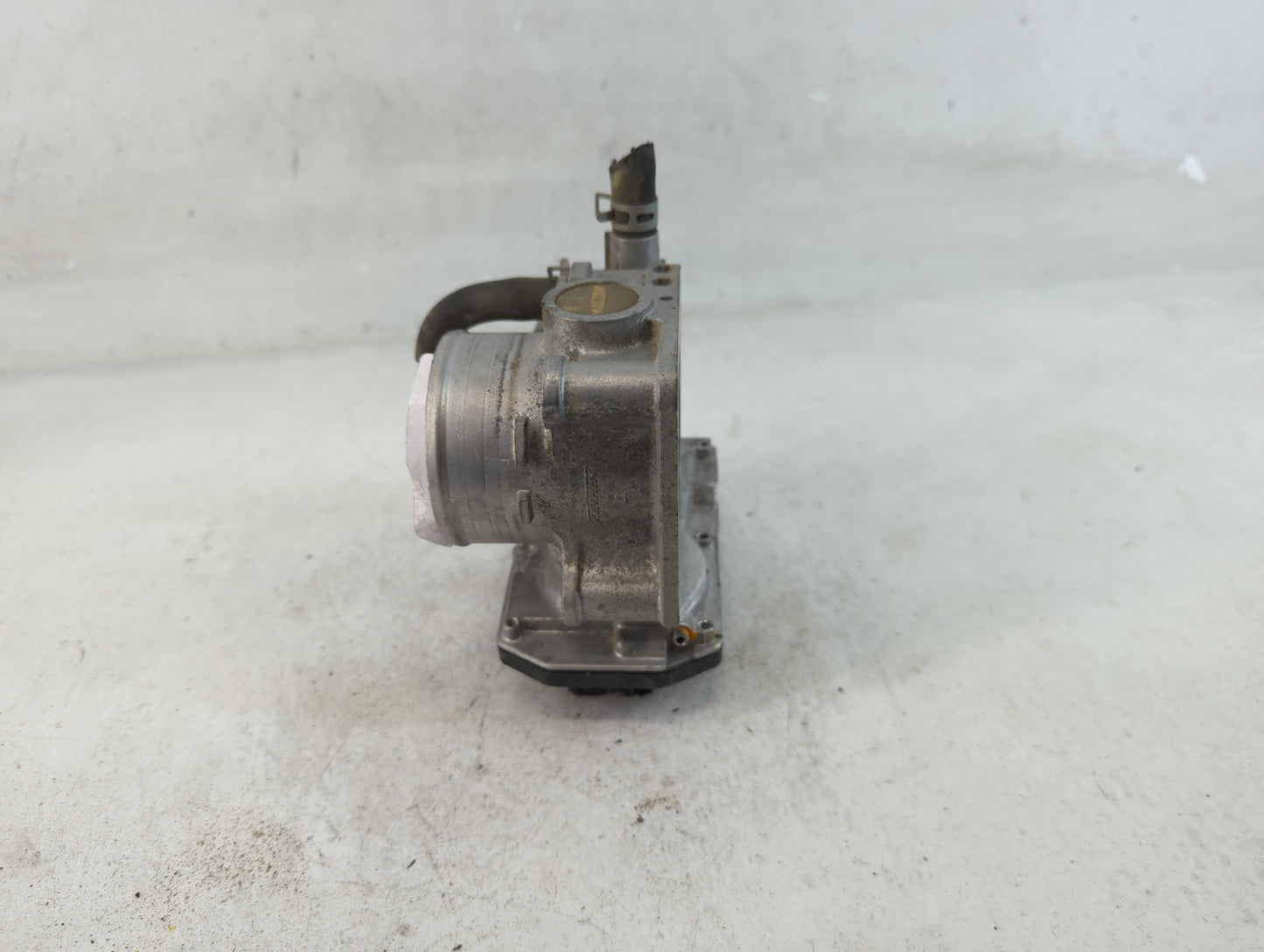 2016-2022 Honda Civic Throttle Body P/N:GMH11A Fits Fits 2016 2017 2018 2019 2020 2021 2022 OEM Used Auto Parts - Oemusedaut