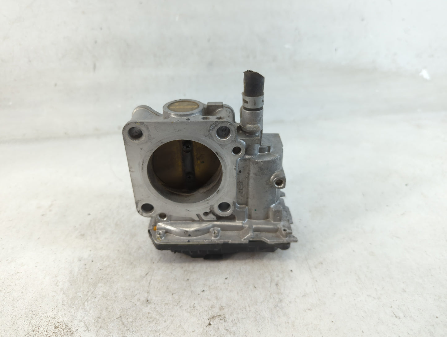 2016-2022 Honda Civic Throttle Body P/N:GMH11A Fits Fits 2016 2017 2018 2019 2020 2021 2022 OEM Used Auto Parts - Oemusedaut