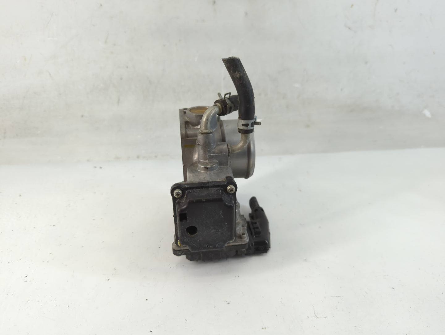 2016-2022 Honda Civic Throttle Body P/N:001109276 GMG9A Fits Fits 2016 2017 2018 2019 2020 2021 2022 OEM Used Auto Parts - O