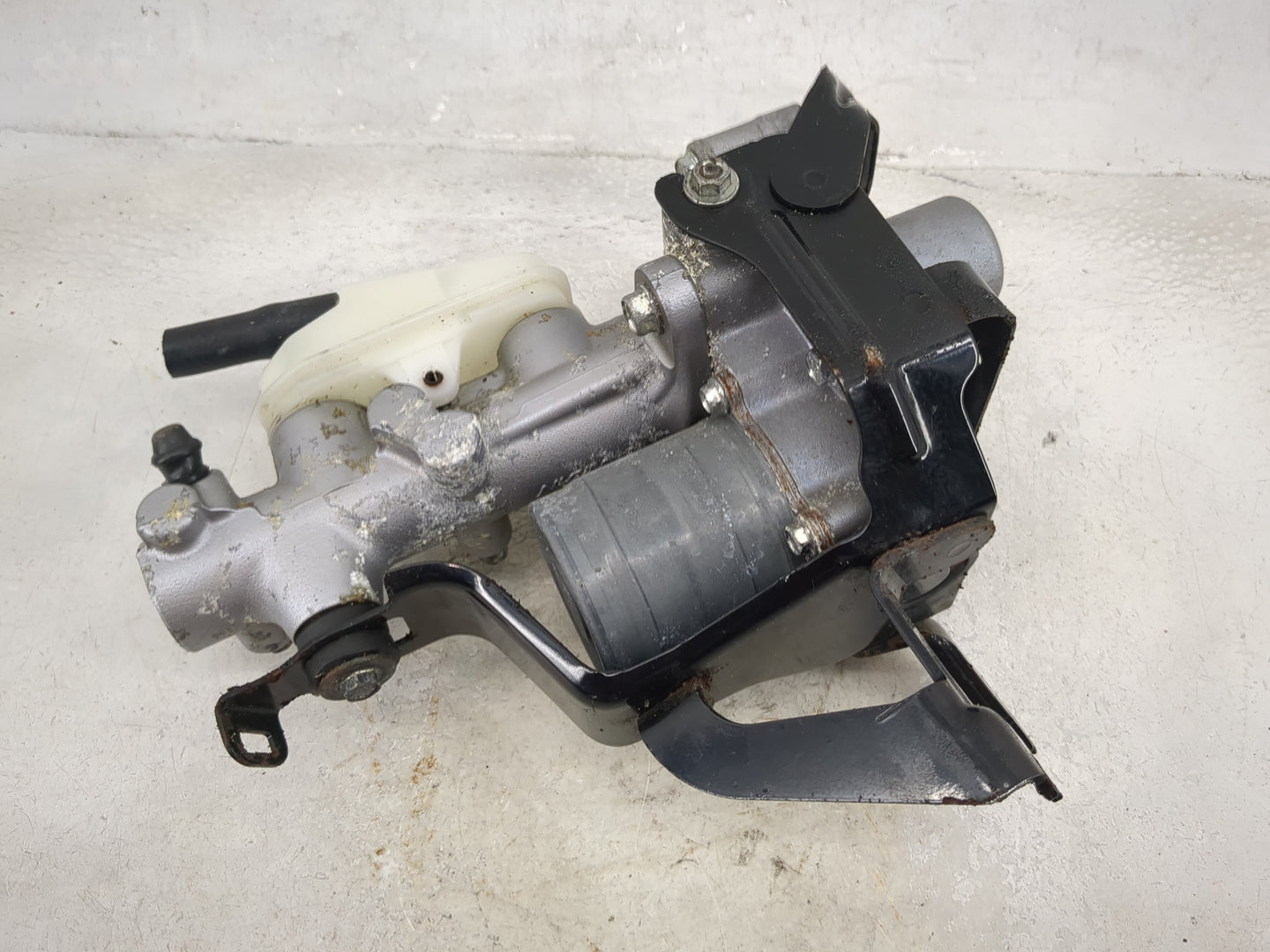 2017-2019 Honda Clarity Power Brake Booster Oem - Oemusedautoparts1.com