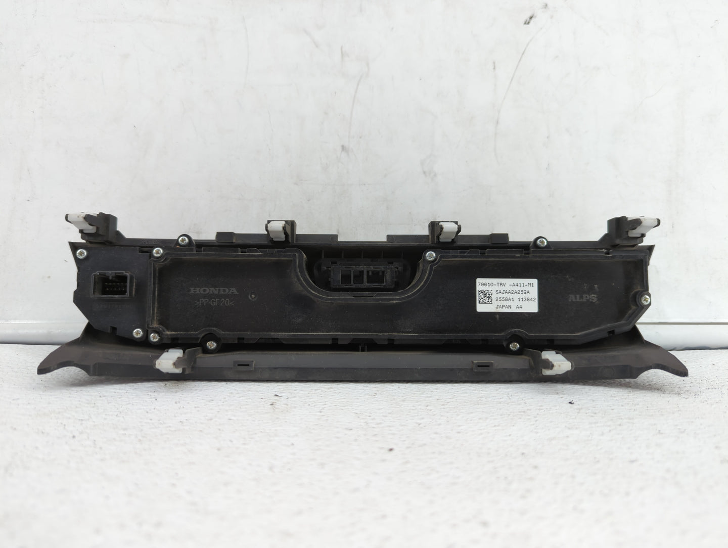2018 Honda Clarity Climate Control Module Temperature AC/Heater Replacement Fits OEM Used Auto Parts - Oemusedautoparts1.com