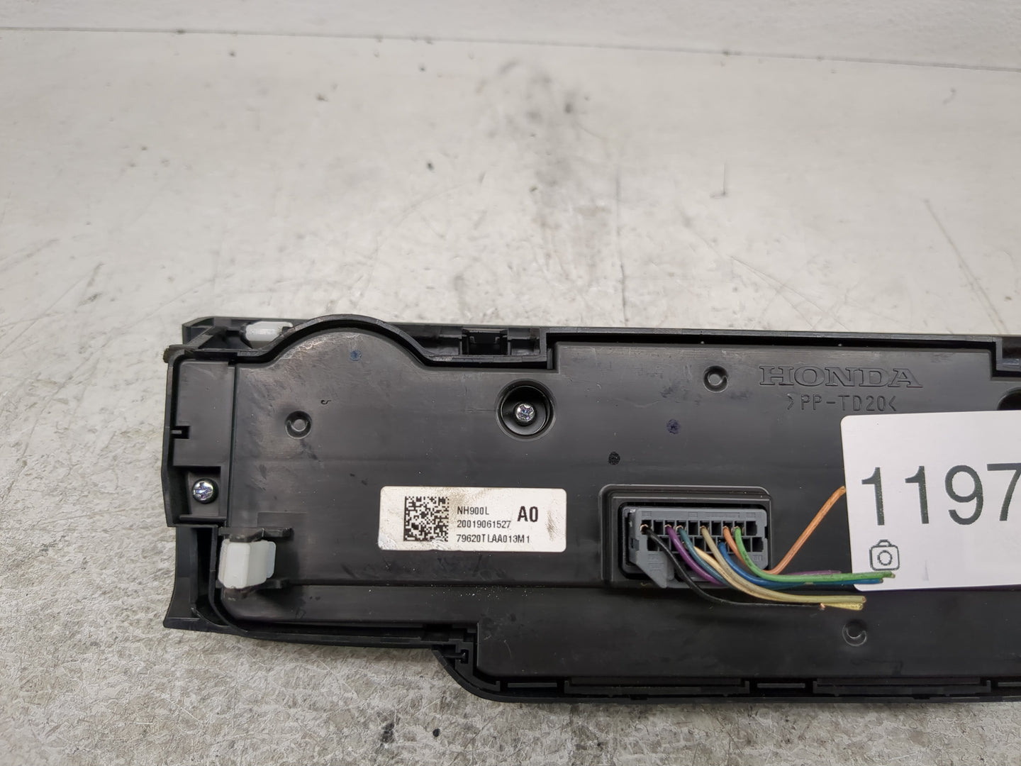 2017-2021 Honda Cr-V Climate Control Module Temperature AC/Heater Replacement P/N:79620TLAA413M1 Fits OEM Used Auto Parts - 