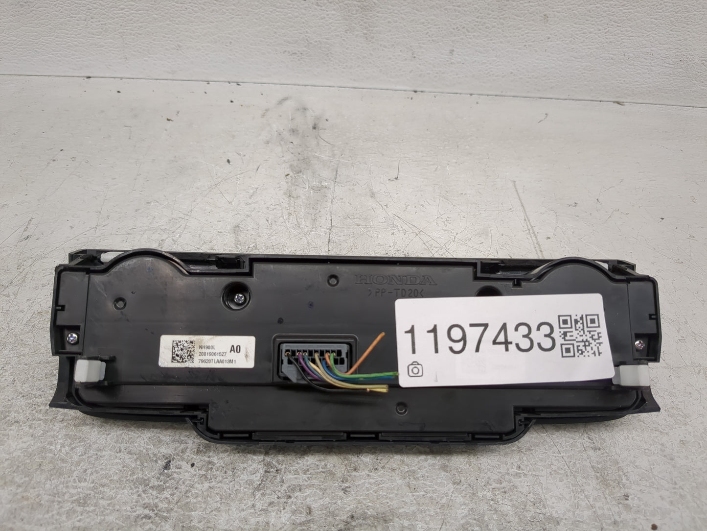 2017-2021 Honda Cr-V Climate Control Module Temperature AC/Heater Replacement P/N:79620TLAA413M1 Fits OEM Used Auto Parts - 