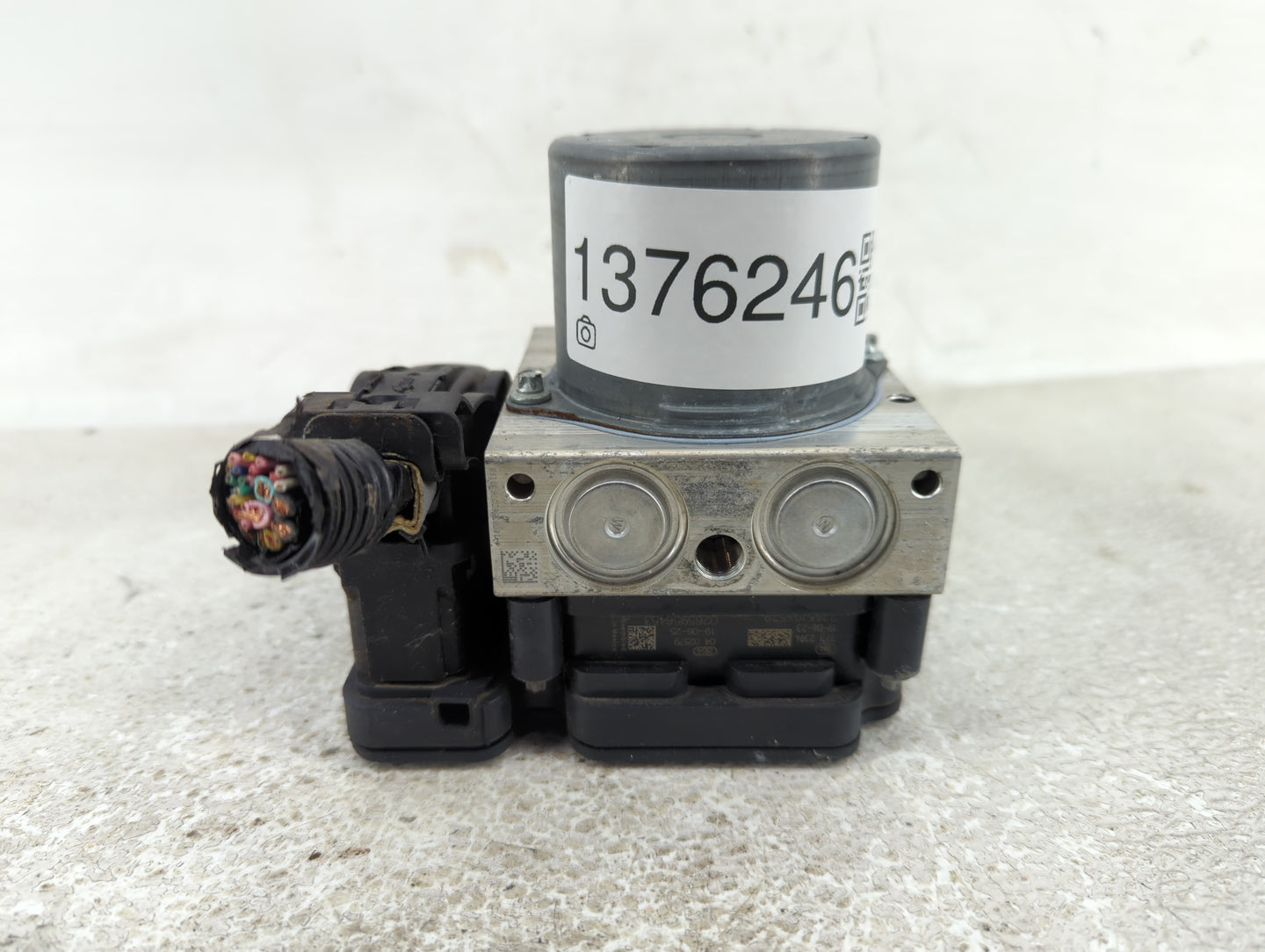 2017-2019 Honda Cr-V ABS Pump Control Module Replacement P/N:57110-TLA-A960-M1 Fits Fits 2017 2018 2019 OEM Used Auto Parts 
