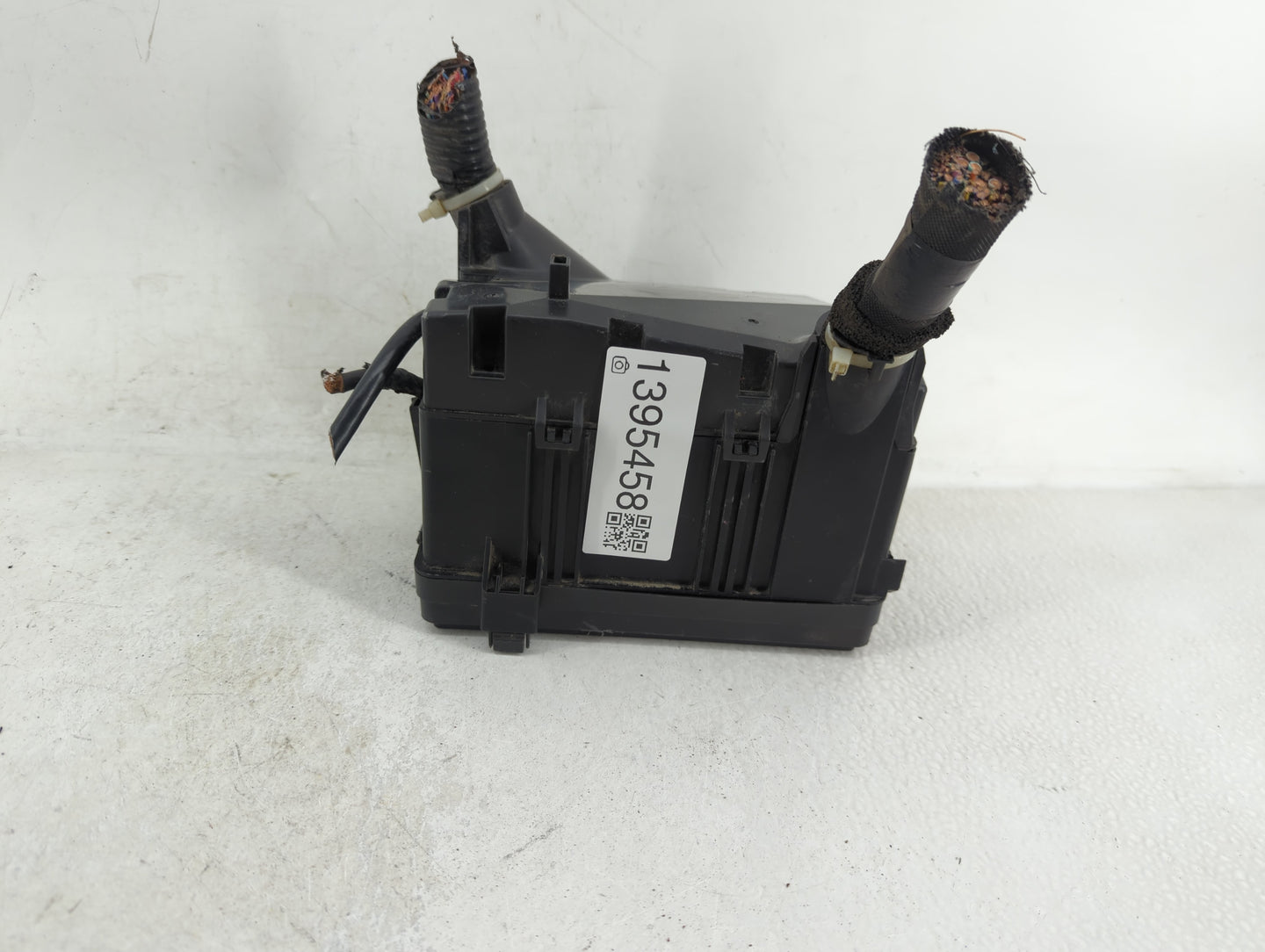 2017-2022 Honda Cr-V Fusebox Fuse Box Panel Relay Module P/N:TLA A01 A0 Fits Fits 2017 2018 2019 2020 2021 2022 OEM Used Aut