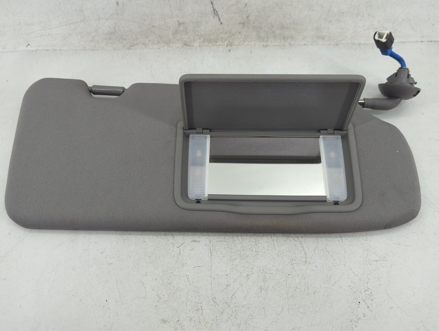 2017-2019 Honda Cr-V Sun Visor Shade Replacement Passenger Right Mirror Fits Fits 2017 2018 2019 OEM Used Auto Parts - Oemus