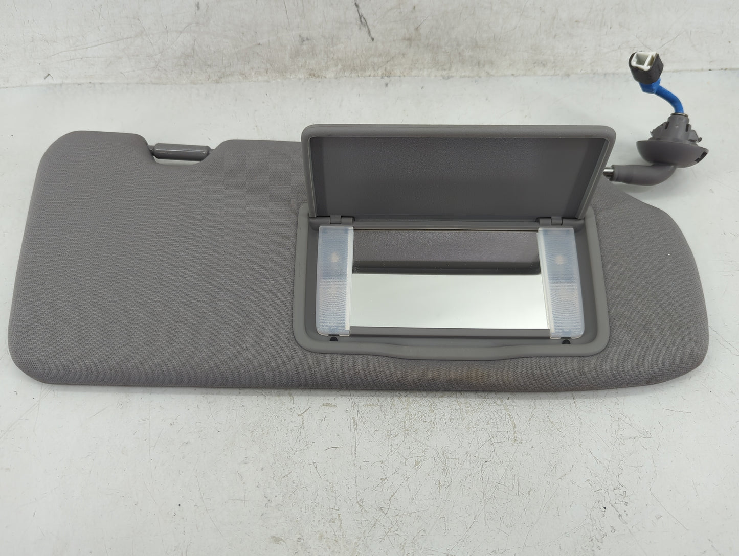2017-2019 Honda Cr-V Sun Visor Shade Replacement Passenger Right Mirror Fits Fits 2017 2018 2019 OEM Used Auto Parts - Oemus