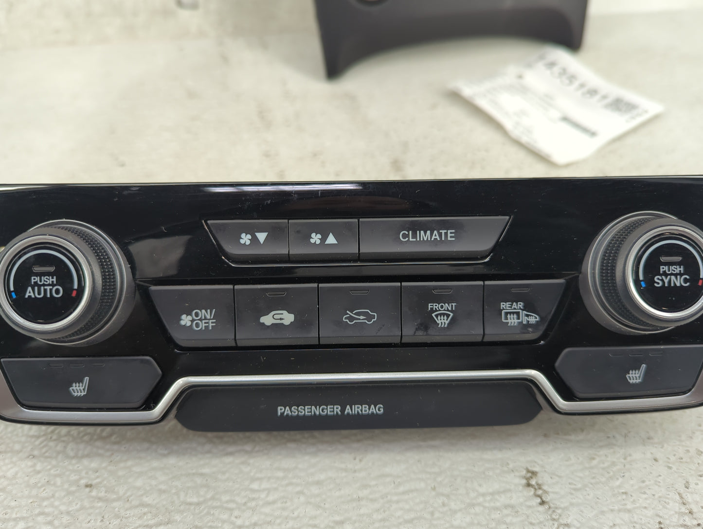 2017-2022 Honda Cr-V Climate Control Module Temperature AC/Heater Replacement P/N:79620TLAA413M1 79620TLAA413M1 Fits OEM Use