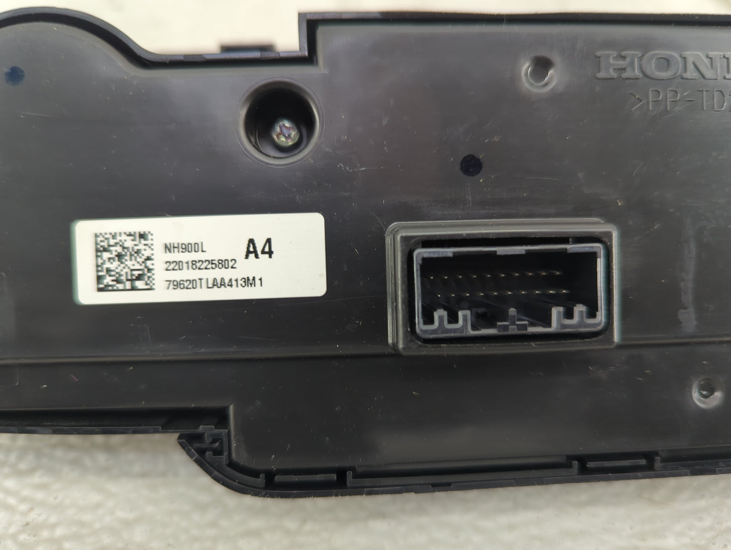 2017-2022 Honda Cr-V Climate Control Module Temperature AC/Heater Replacement P/N:79620TLAA413M1 79620TLAA413M1 Fits OEM Use