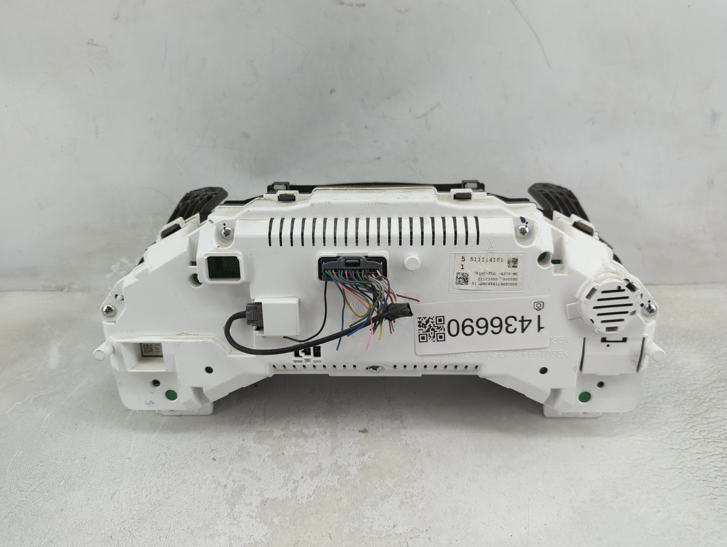 2017-2022 Honda Cr-V Instrument Cluster Speedometer Gauges P/N:78100-TLB-A220-M1 Fits Fits 2017 2018 2019 2020 2021 2022 OEM