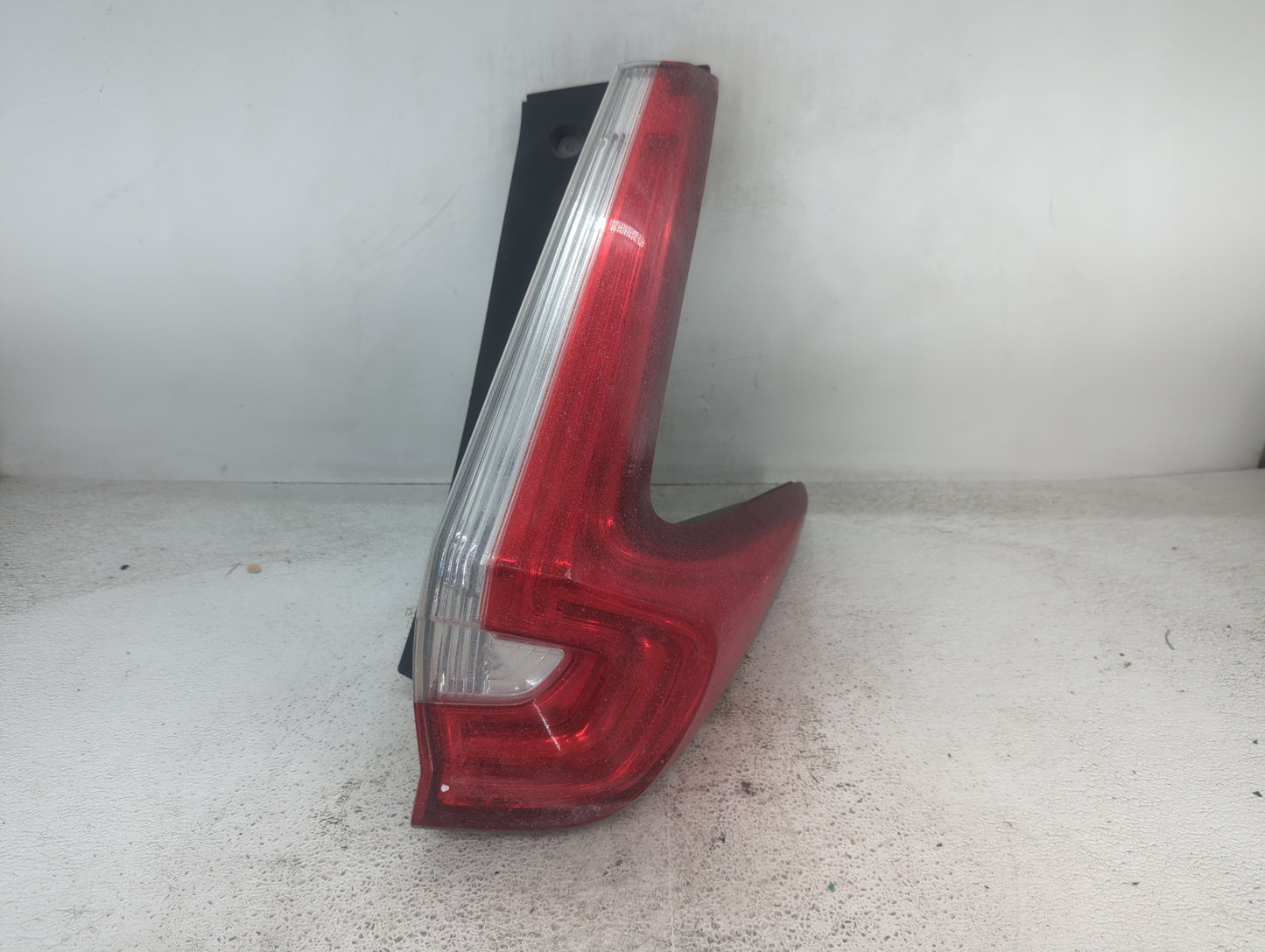 2017-2019 Honda Cr-V Tail Light Assembly Driver Left OEM Fits Fits 2017 2018 2019 OEM Used Auto Parts - Oemusedautoparts1.co