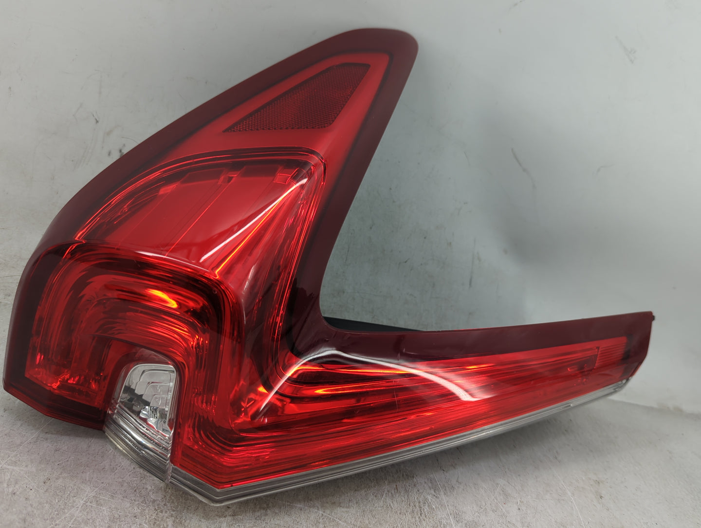 2017-2019 Honda Cr-V Tail Light Assembly Driver Left OEM Fits Fits 2017 2018 2019 OEM Used Auto Parts - Oemusedautoparts1.co