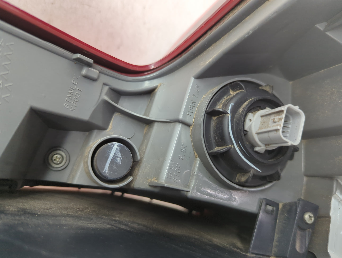 2017-2019 Honda Cr-V Tail Light Assembly Driver Left OEM Fits Fits 2017 2018 2019 OEM Used Auto Parts - Oemusedautoparts1.co