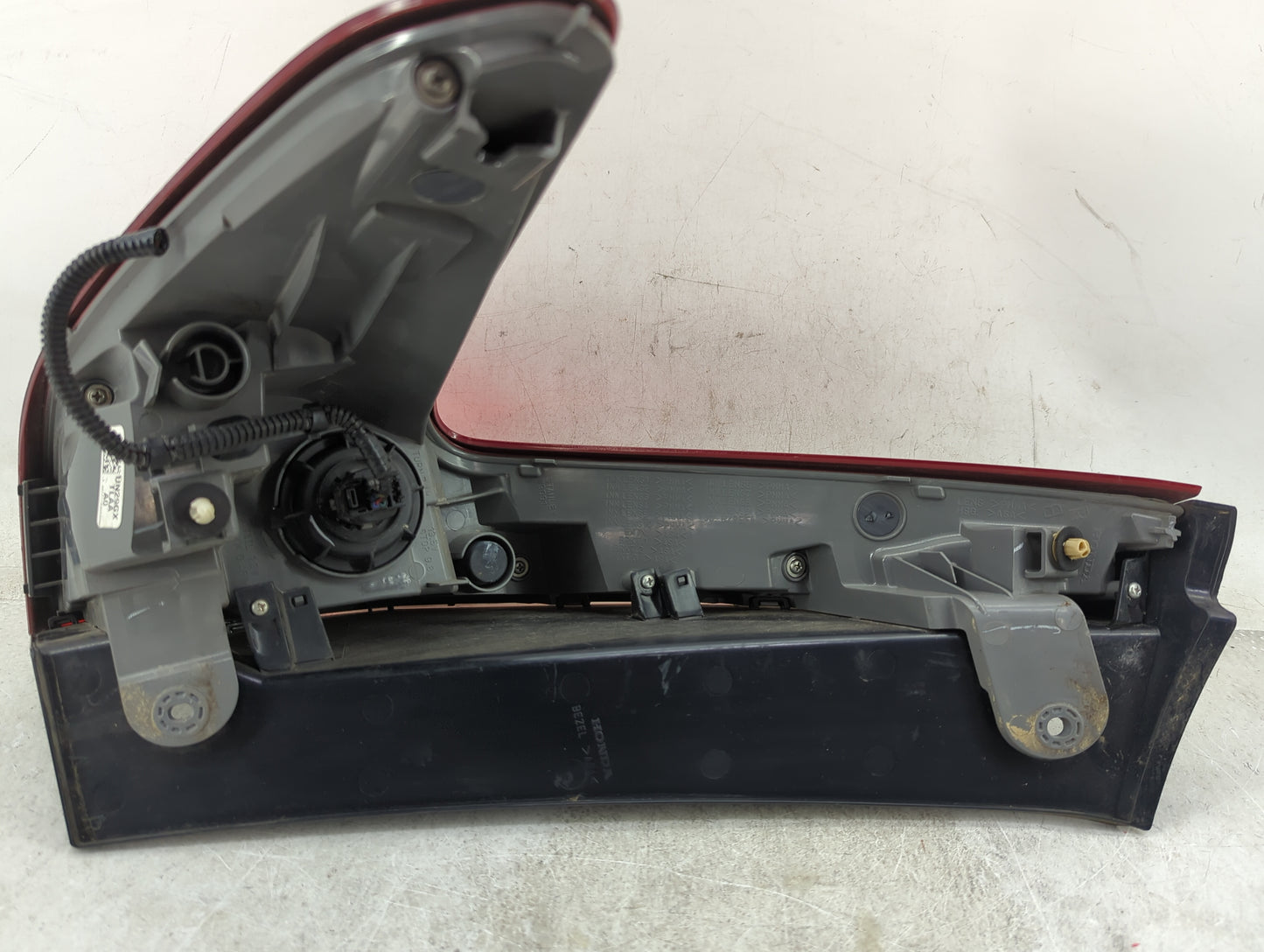 2017-2019 Honda Cr-V Tail Light Assembly Passenger Right OEM Fits Fits 2017 2018 2019 OEM Used Auto Parts - Oemusedautoparts