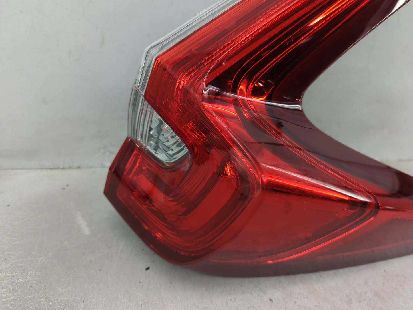 2017-2019 Honda Cr-V Tail Light Assembly Passenger Right OEM Fits Fits 2017 2018 2019 OEM Used Auto Parts - Oemusedautoparts