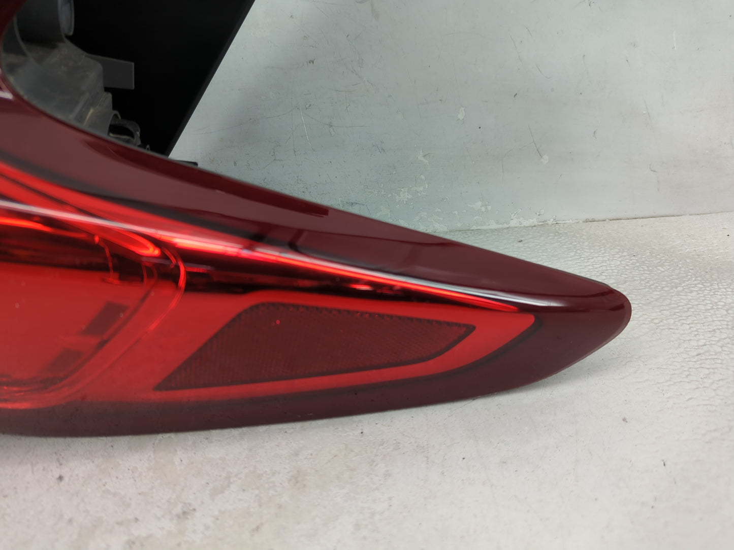 2017-2019 Honda Cr-V Tail Light Assembly Passenger Right OEM Fits Fits 2017 2018 2019 OEM Used Auto Parts - Oemusedautoparts