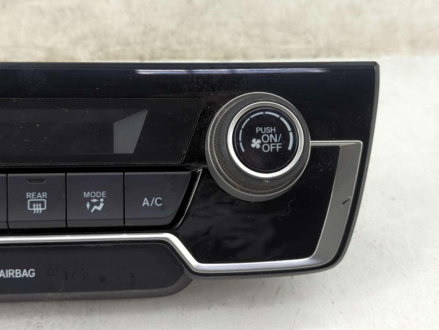 2018 Honda Cr-V Climate Control Module Temperature AC/Heater Replacement P/N:79620TLAA013M1 79620TLAA013M1 Fits OEM Used Aut