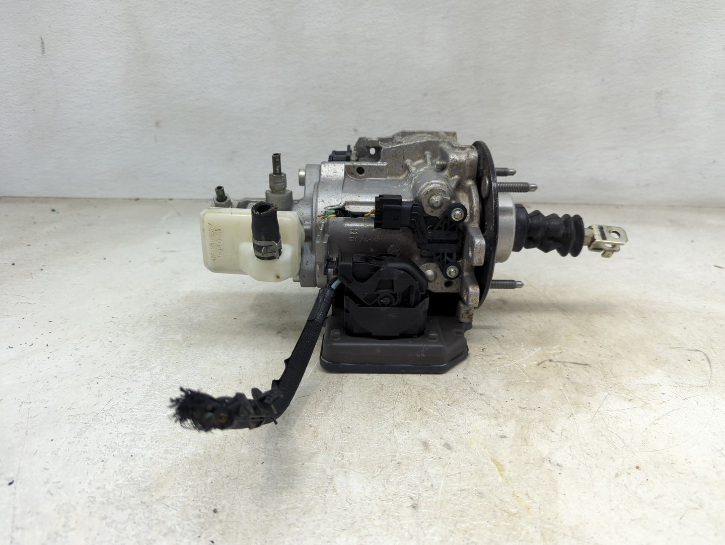 2017-2020 Honda Cr-v Brake Master Cylinder - Oemusedautoparts1.com