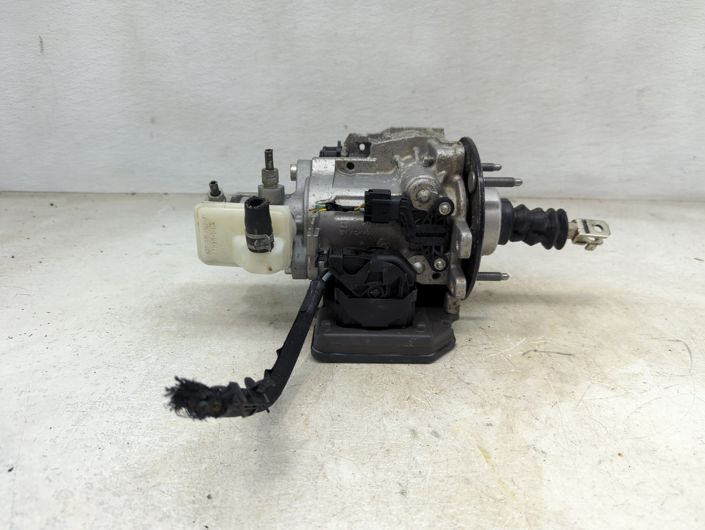 2017-2020 Honda Cr-v Brake Master Cylinder - Oemusedautoparts1.com