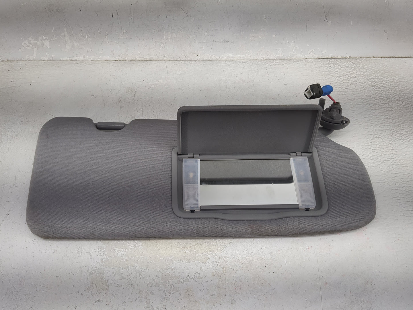 2017-2019 Honda Cr-V Sun Visor Shade Replacement Passenger Right Mirror Fits Fits 2017 2018 2019 OEM Used Auto Parts - Oemus