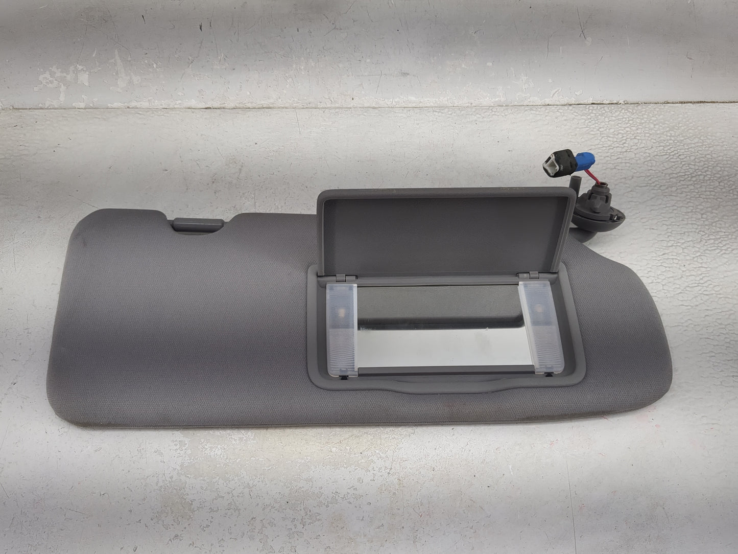2017-2019 Honda Cr-V Sun Visor Shade Replacement Passenger Right Mirror Fits Fits 2017 2018 2019 OEM Used Auto Parts - Oemus