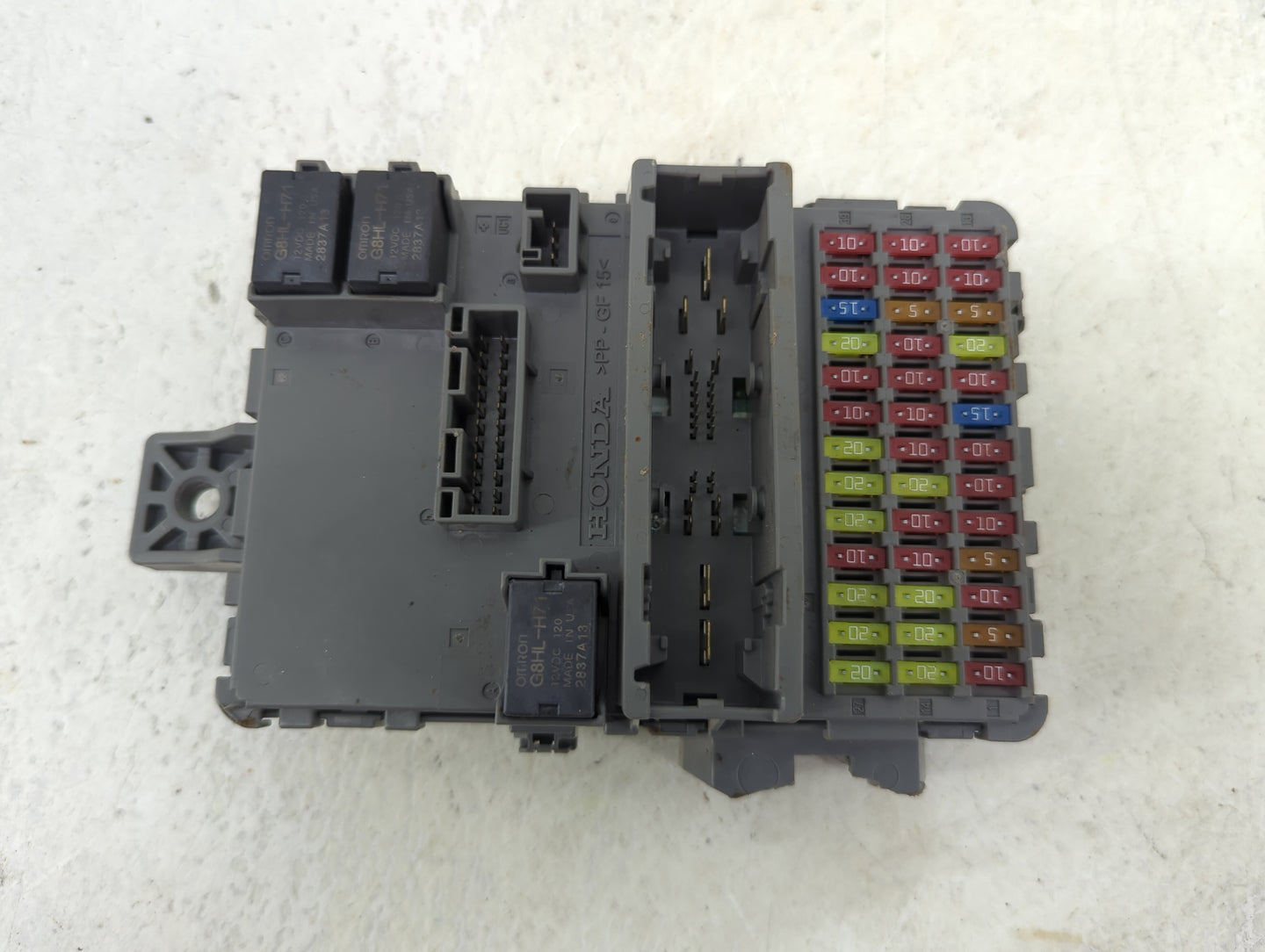 2017-2020 Honda Cr-v Body Control Module Bcm A1a0meuc|tla-a1 - Oemusedautoparts1.com