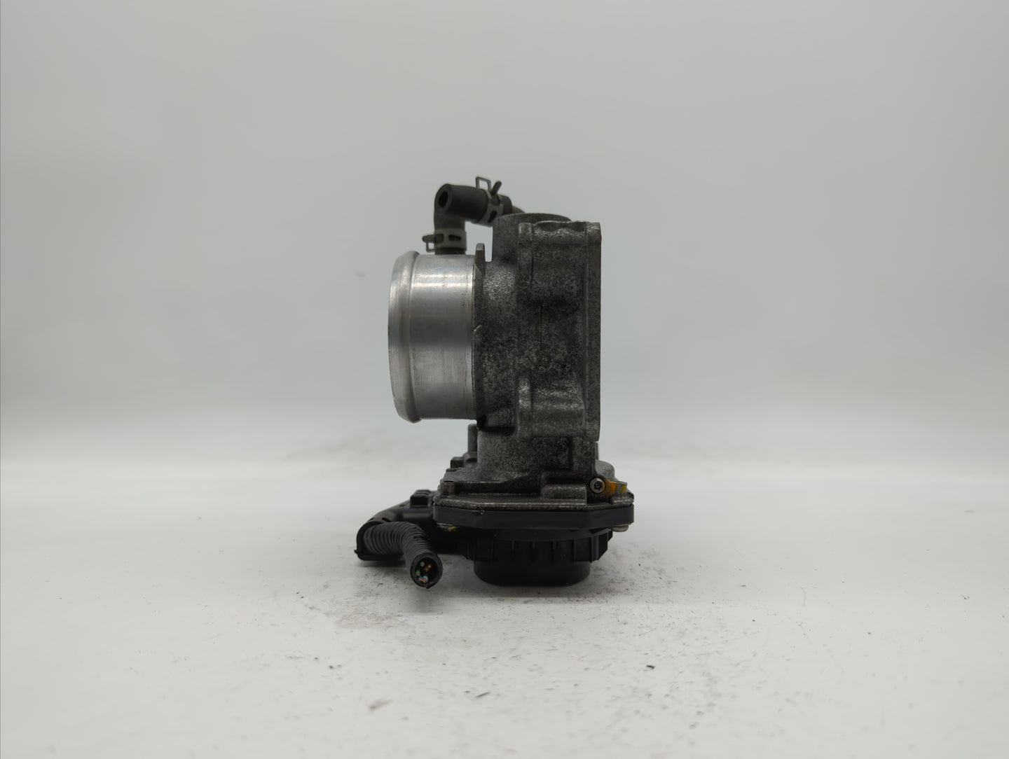 2017-2018 Honda Cr-V Throttle Body P/N:GMG9A Fits Fits 2016 2017 2018 2019 OEM Used Auto Parts - Oemusedautoparts1.com