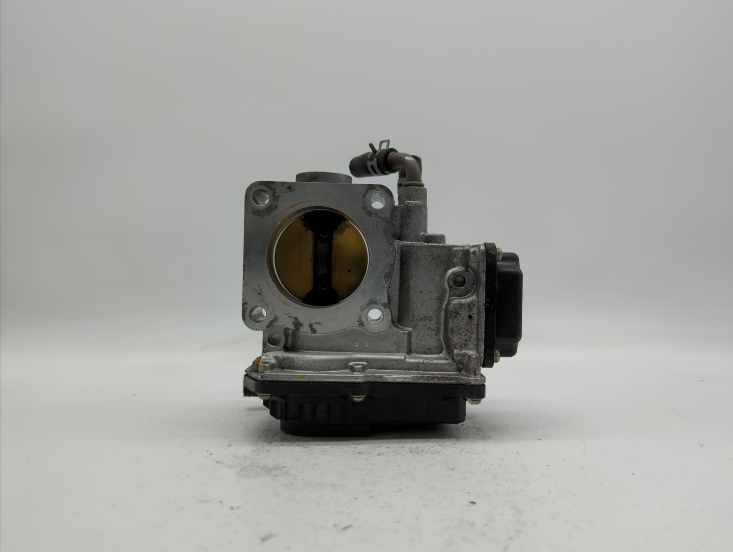 2017-2018 Honda Cr-V Throttle Body P/N:GMG9A Fits Fits 2016 2017 2018 2019 OEM Used Auto Parts - Oemusedautoparts1.com